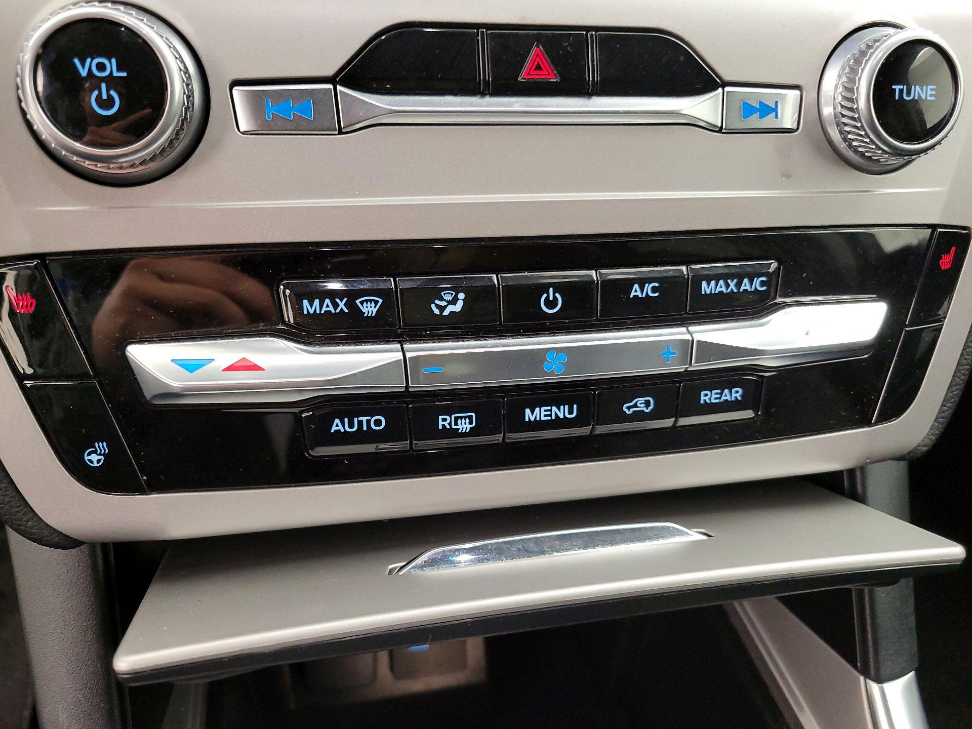 Thumbnail: 2023 Ford Explorer - 16