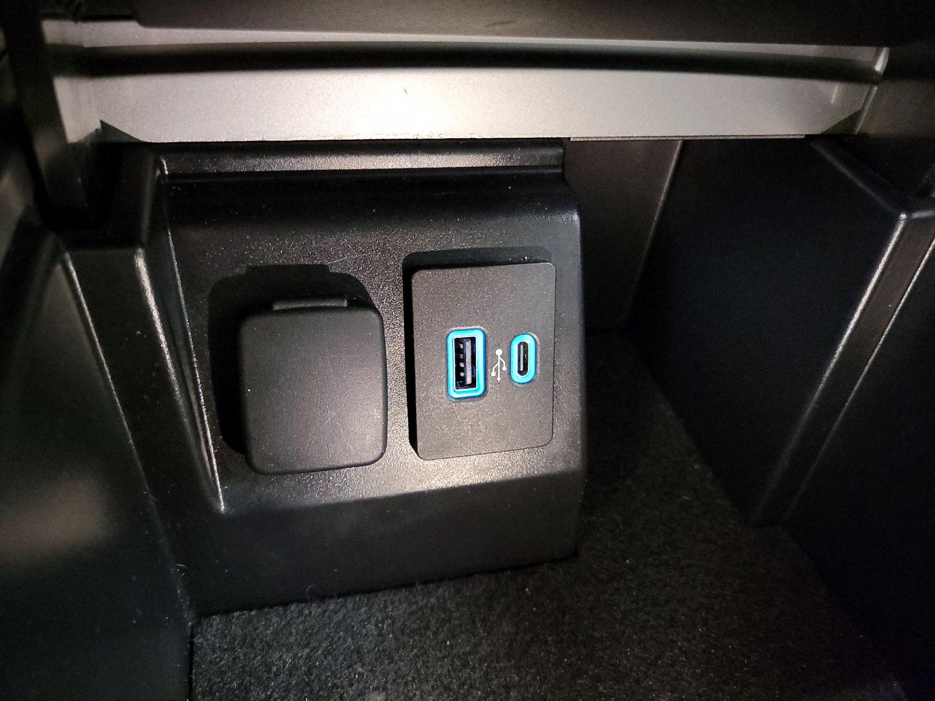 Thumbnail: 2023 Ford Explorer - 18