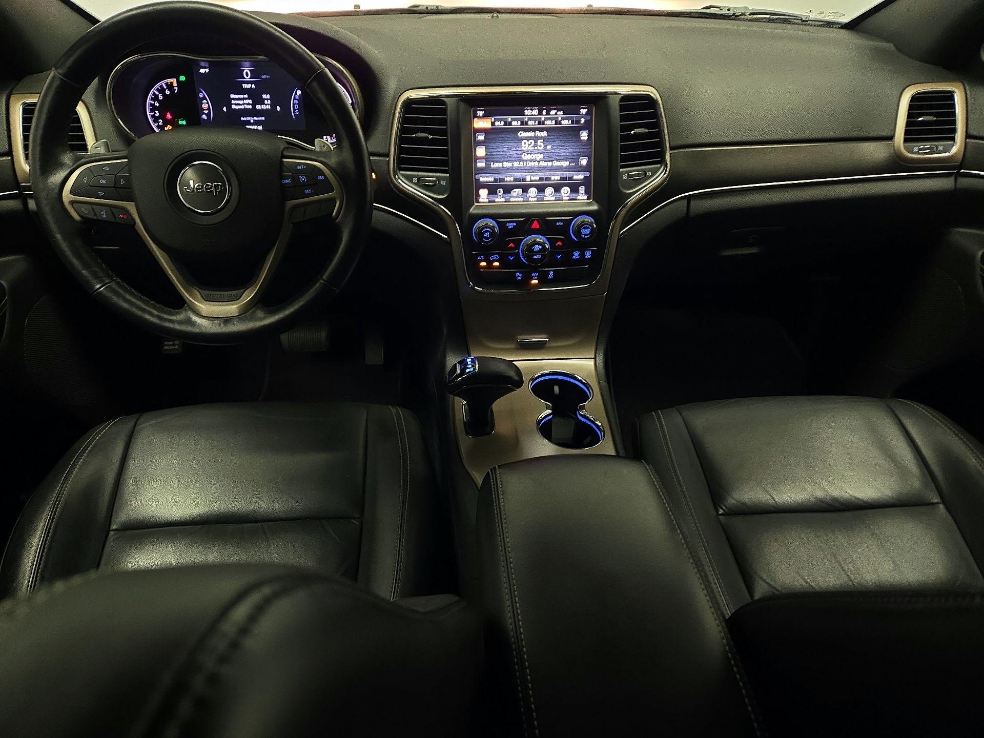 Thumbnail: 2015 Jeep Grand Cherokee - 9