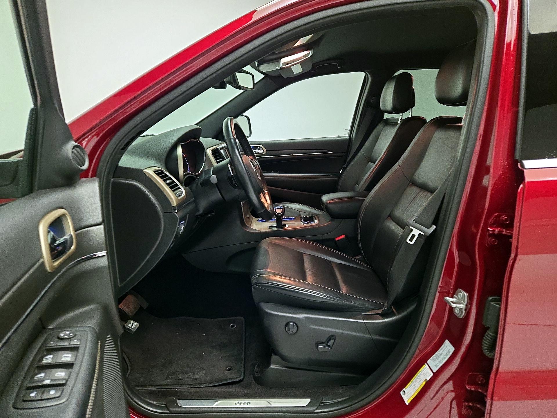 Thumbnail: 2015 Jeep Grand Cherokee - 11