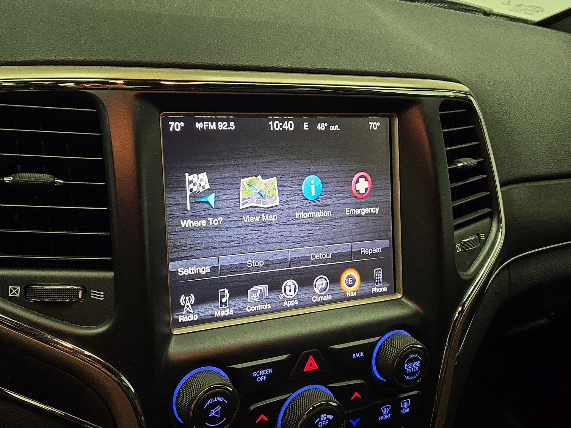 Thumbnail: 2015 Jeep Grand Cherokee - 14