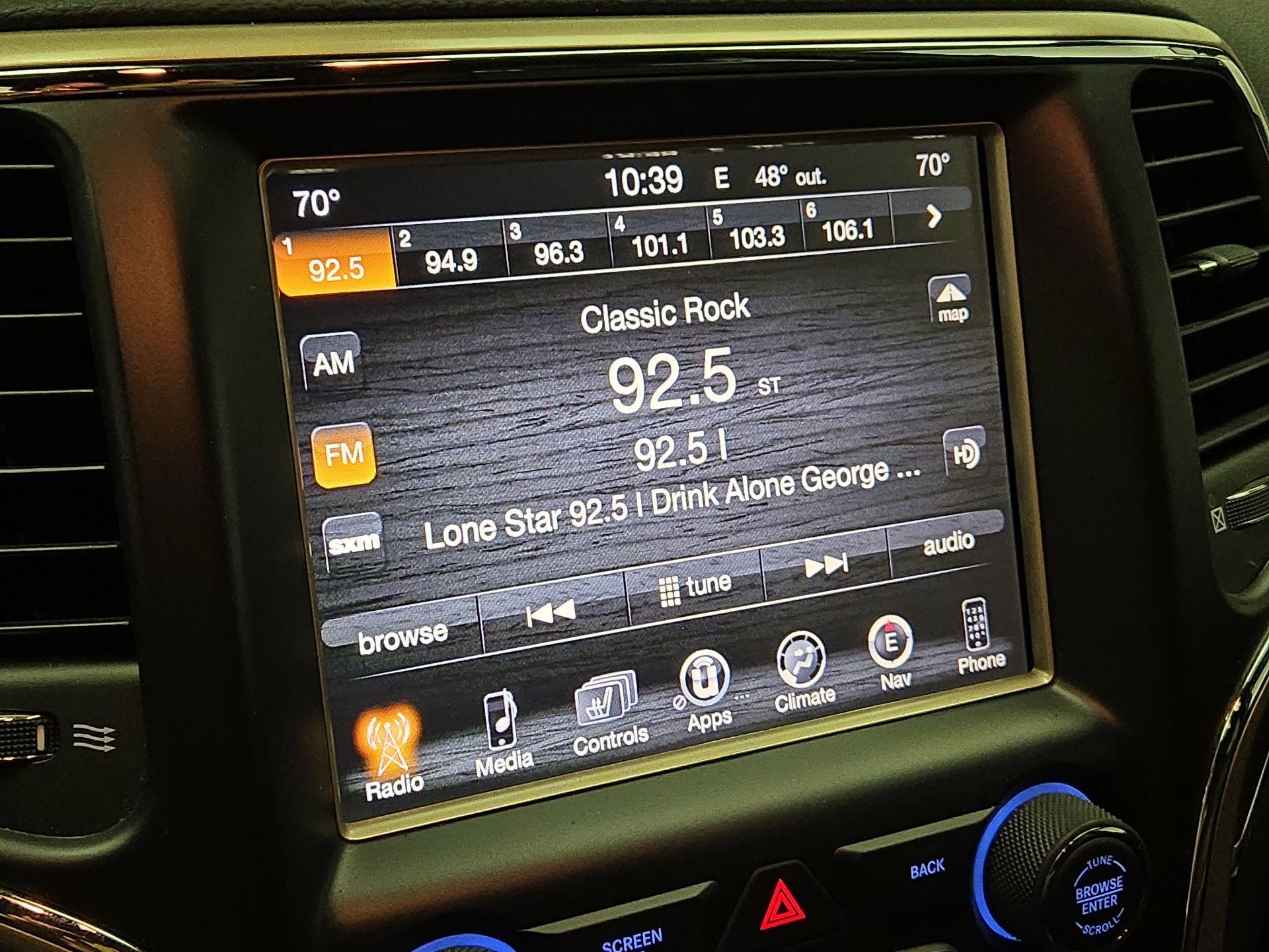 Thumbnail: 2015 Jeep Grand Cherokee - 16