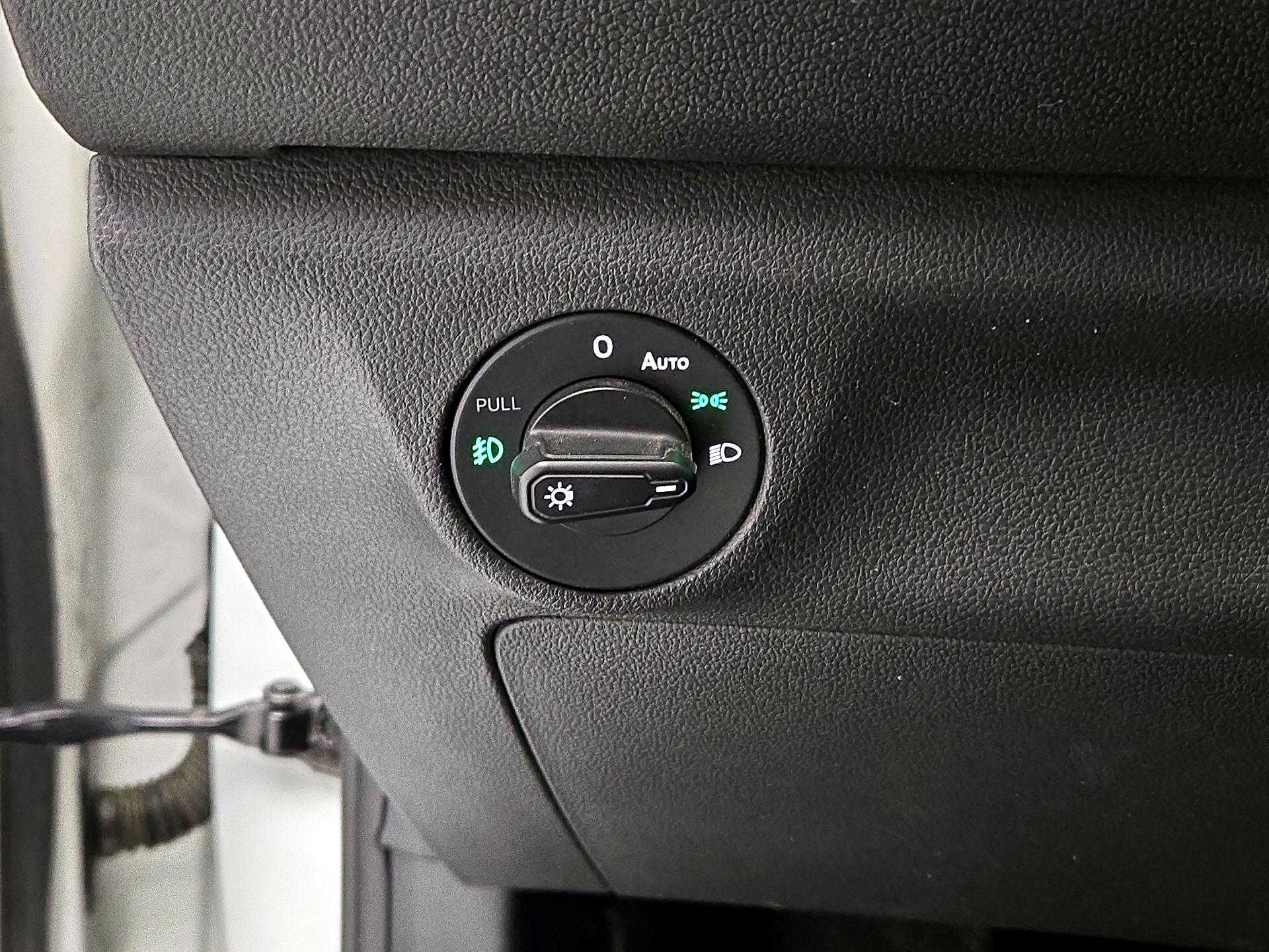 Thumbnail: 2020 Volkswagen Jetta - 13