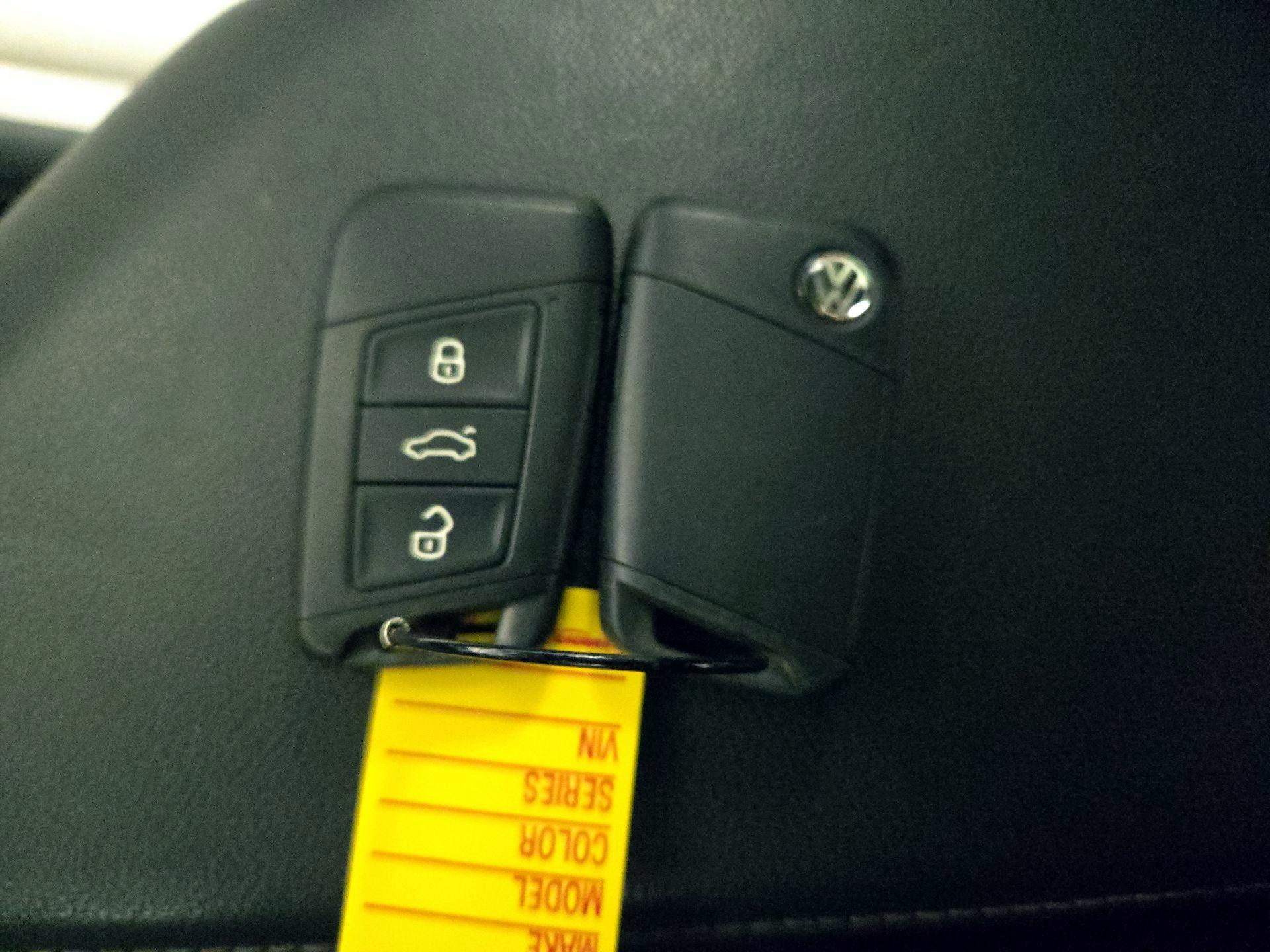 Thumbnail: 2020 Volkswagen Jetta - 18