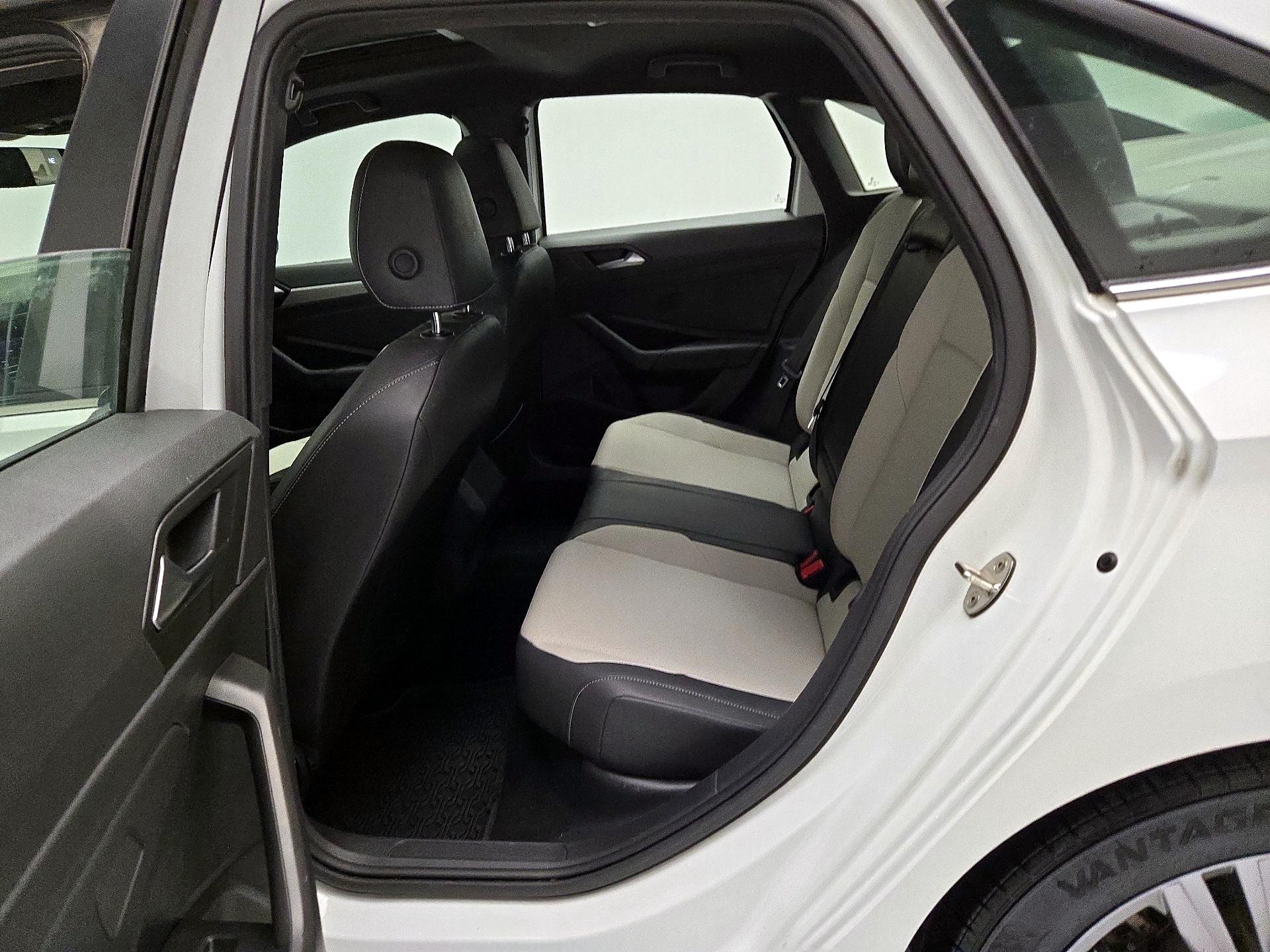 Thumbnail: 2020 Volkswagen Jetta - 20