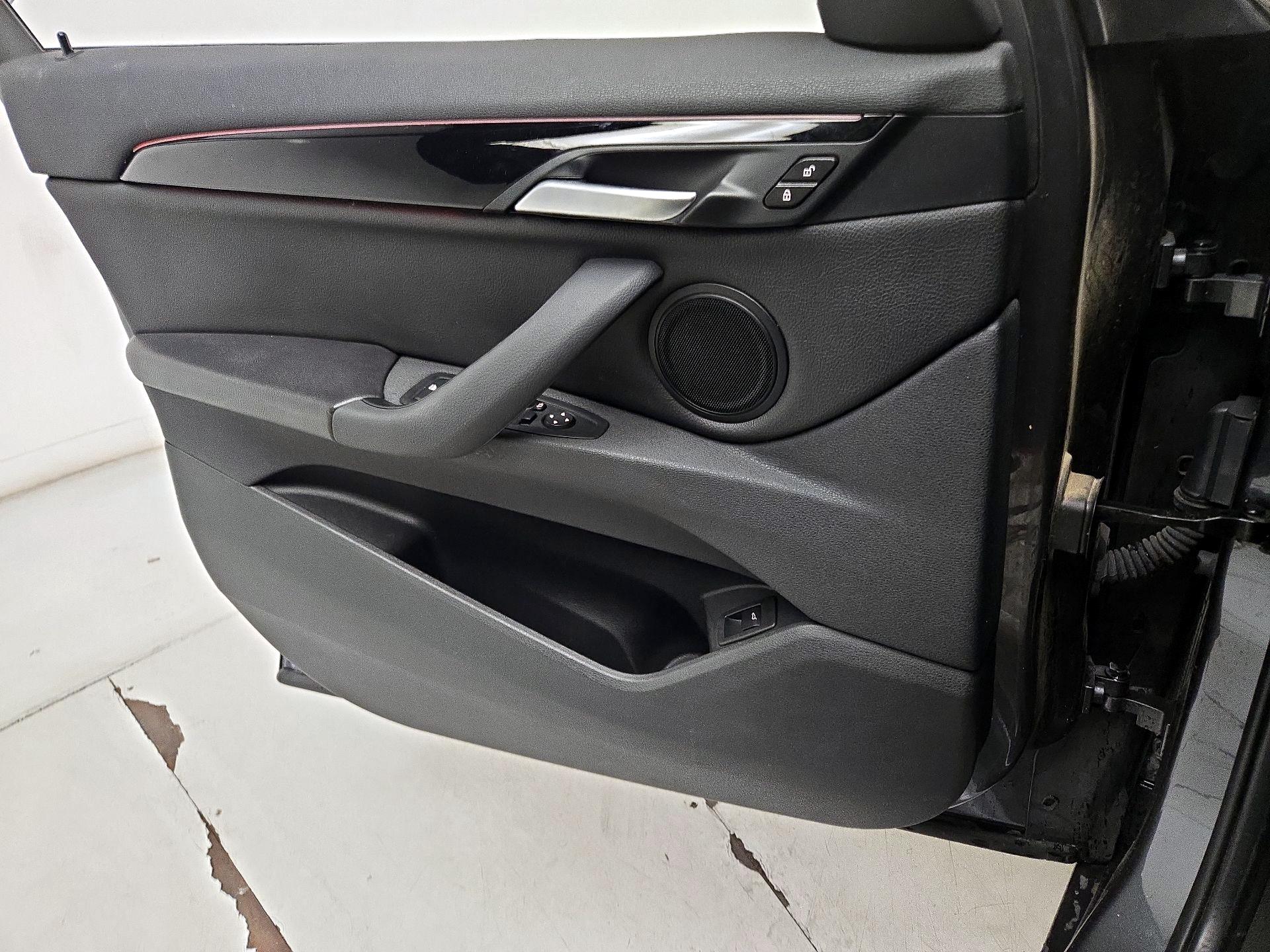 Thumbnail: 2019 BMW X1 - 12