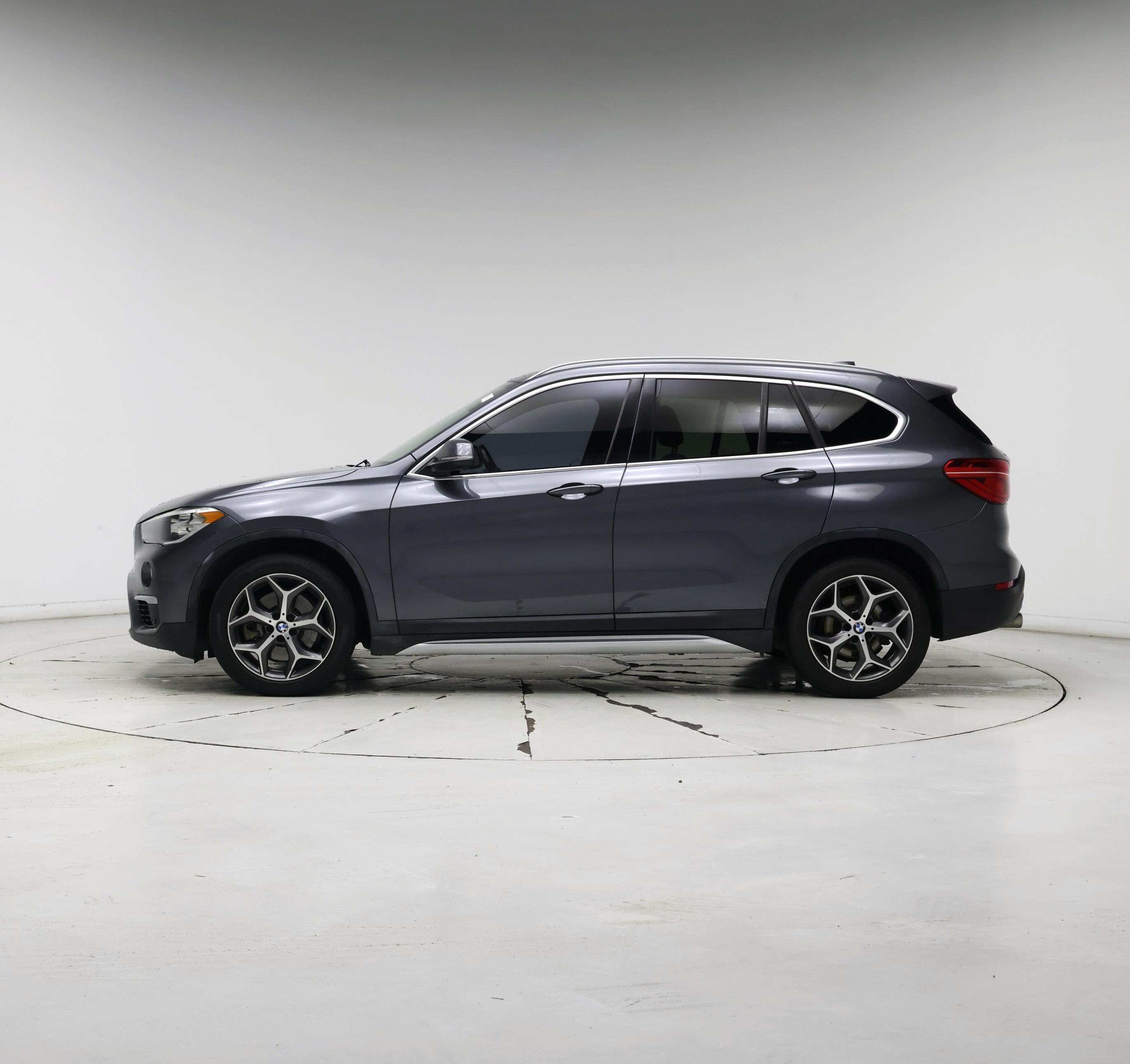 Thumbnail: 2019 BMW X1 - 3