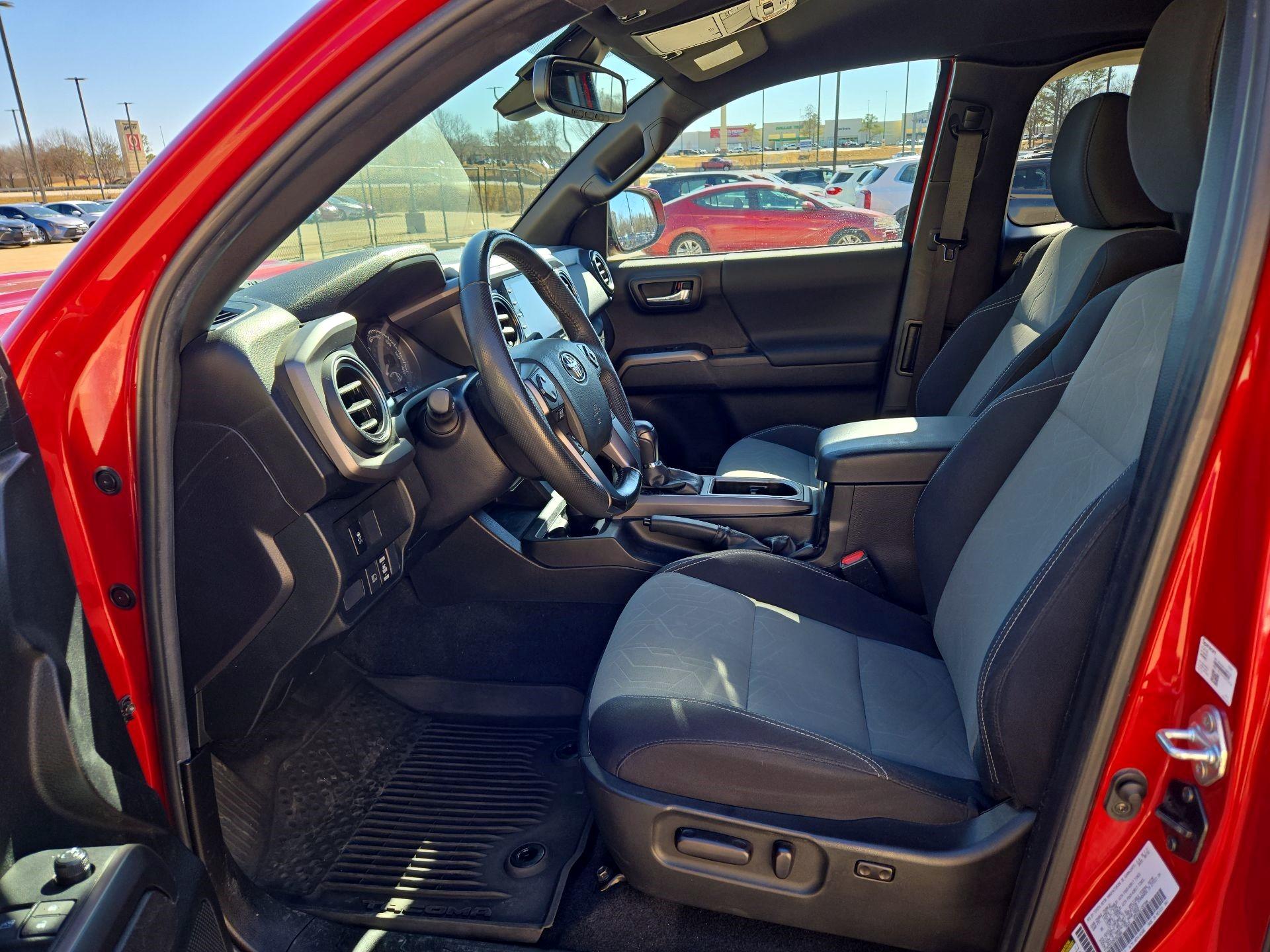 Thumbnail: 2022 Toyota Tacoma - 9