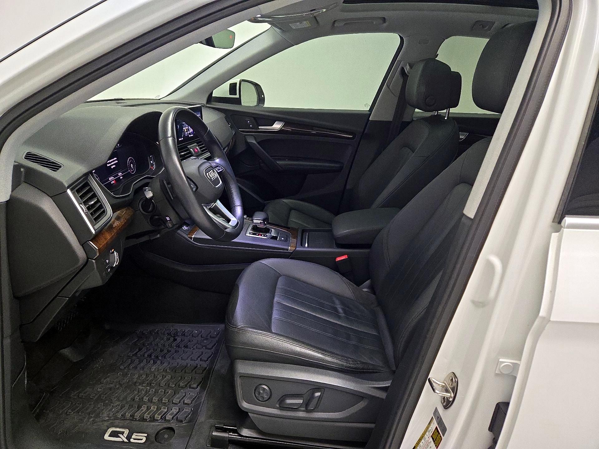 Thumbnail: 2020 Audi Q5 - 11