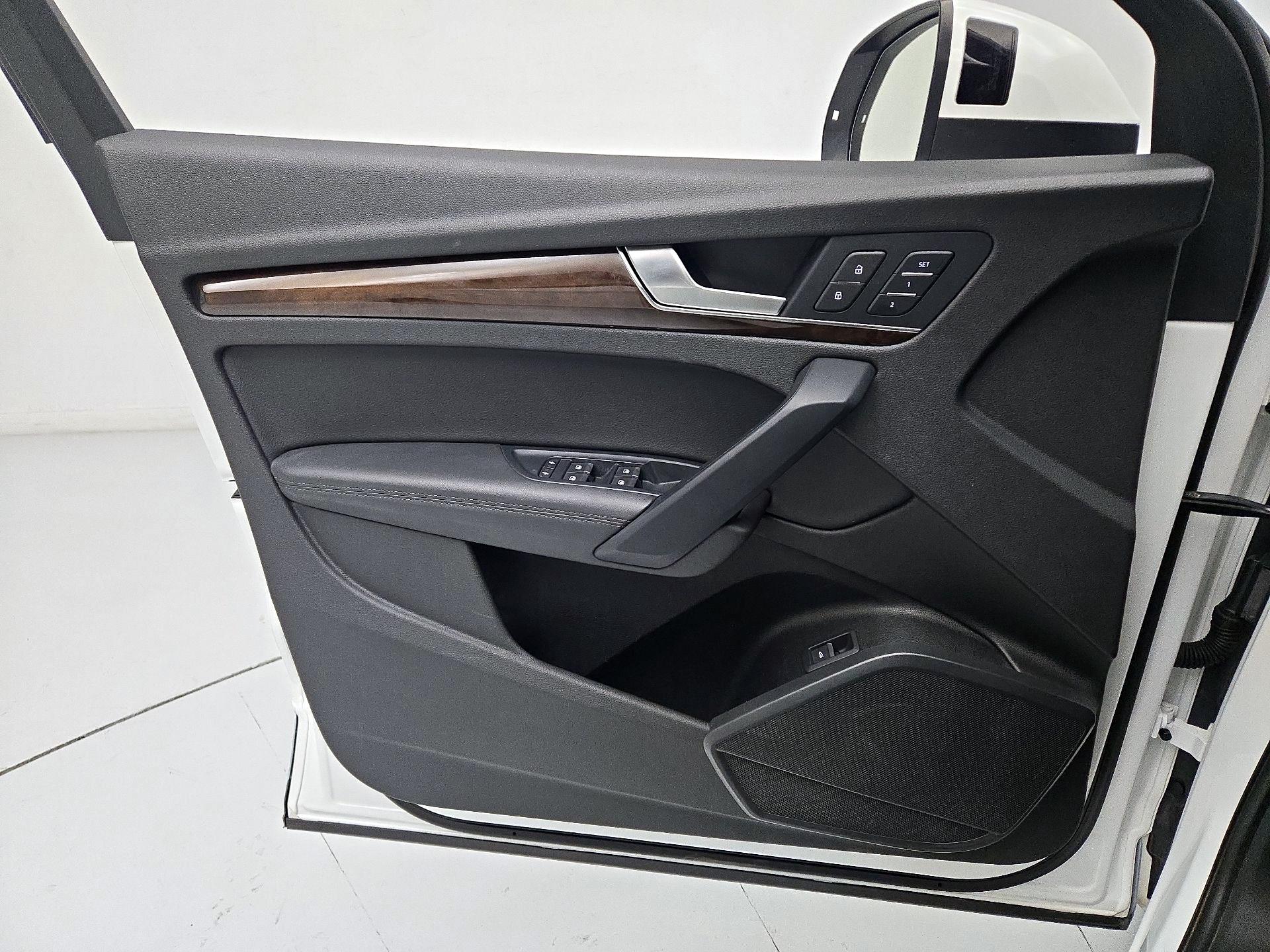 Thumbnail: 2020 Audi Q5 - 12