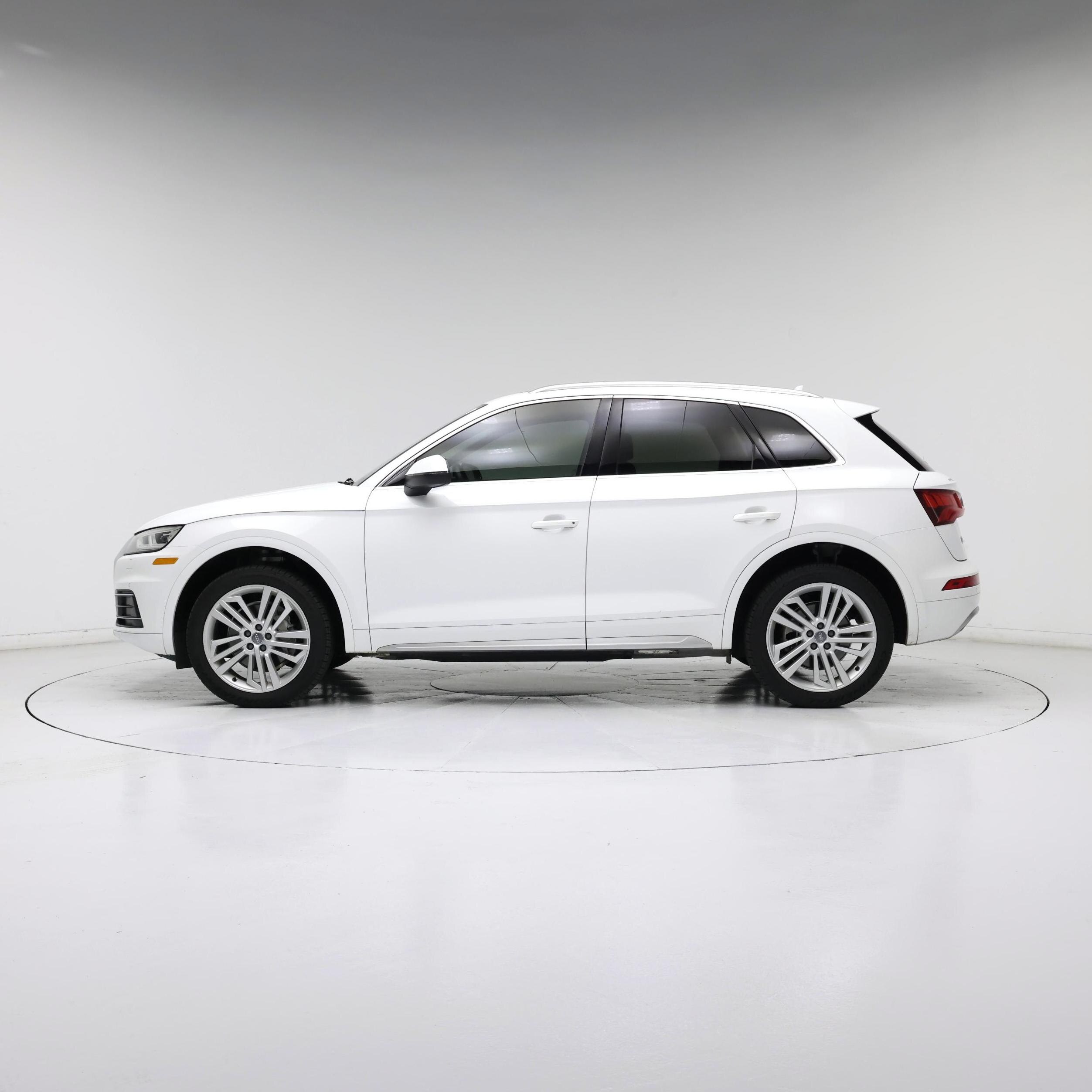 Thumbnail: 2020 Audi Q5 - 3