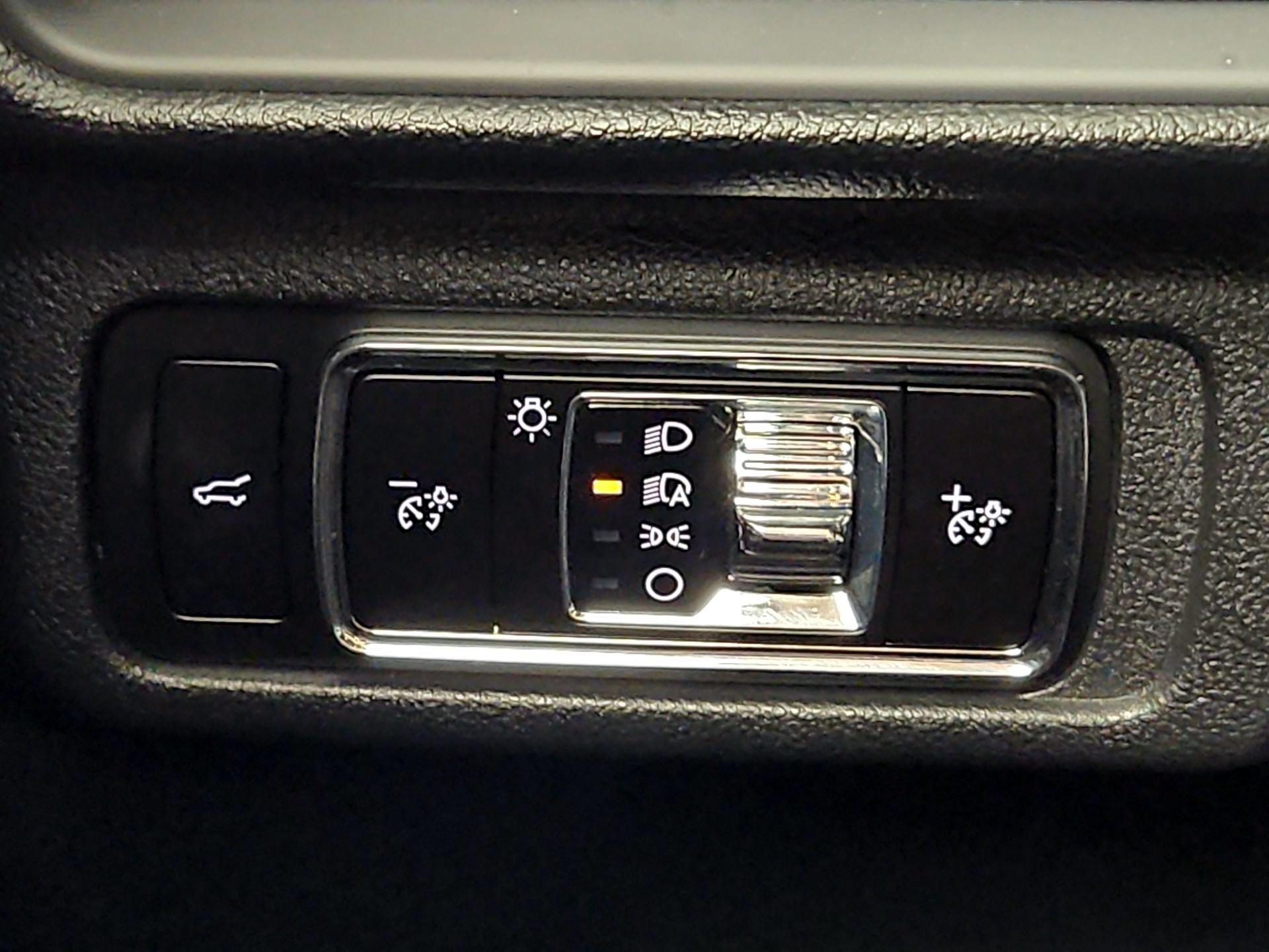 Thumbnail: 2025 Lincoln Corsair - 13