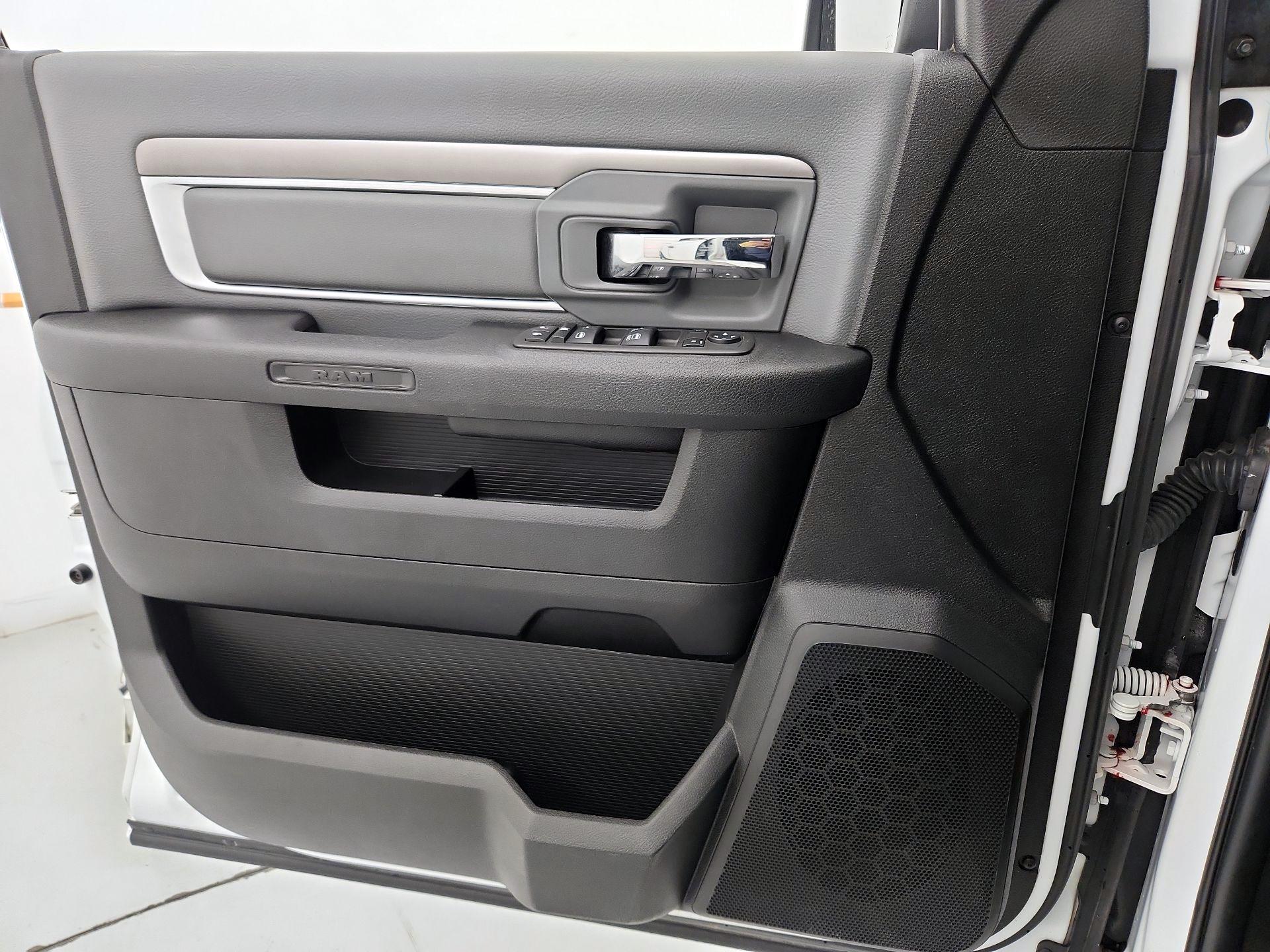 Thumbnail: 2023 RAM 1500 Classic - 12