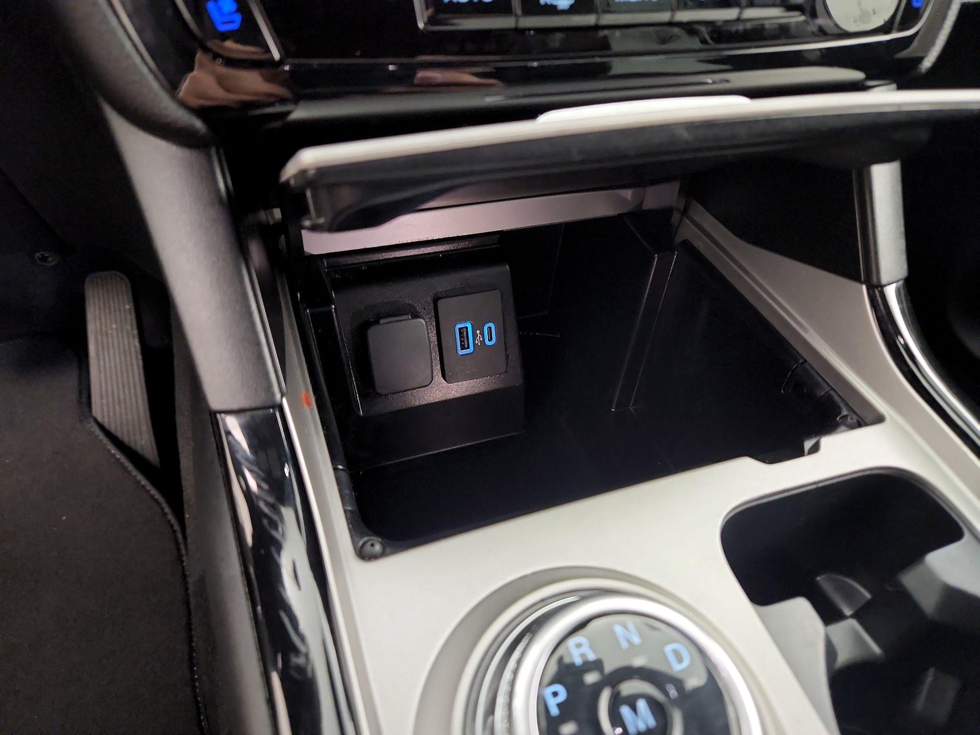 Thumbnail: 2022 Ford Explorer - 19