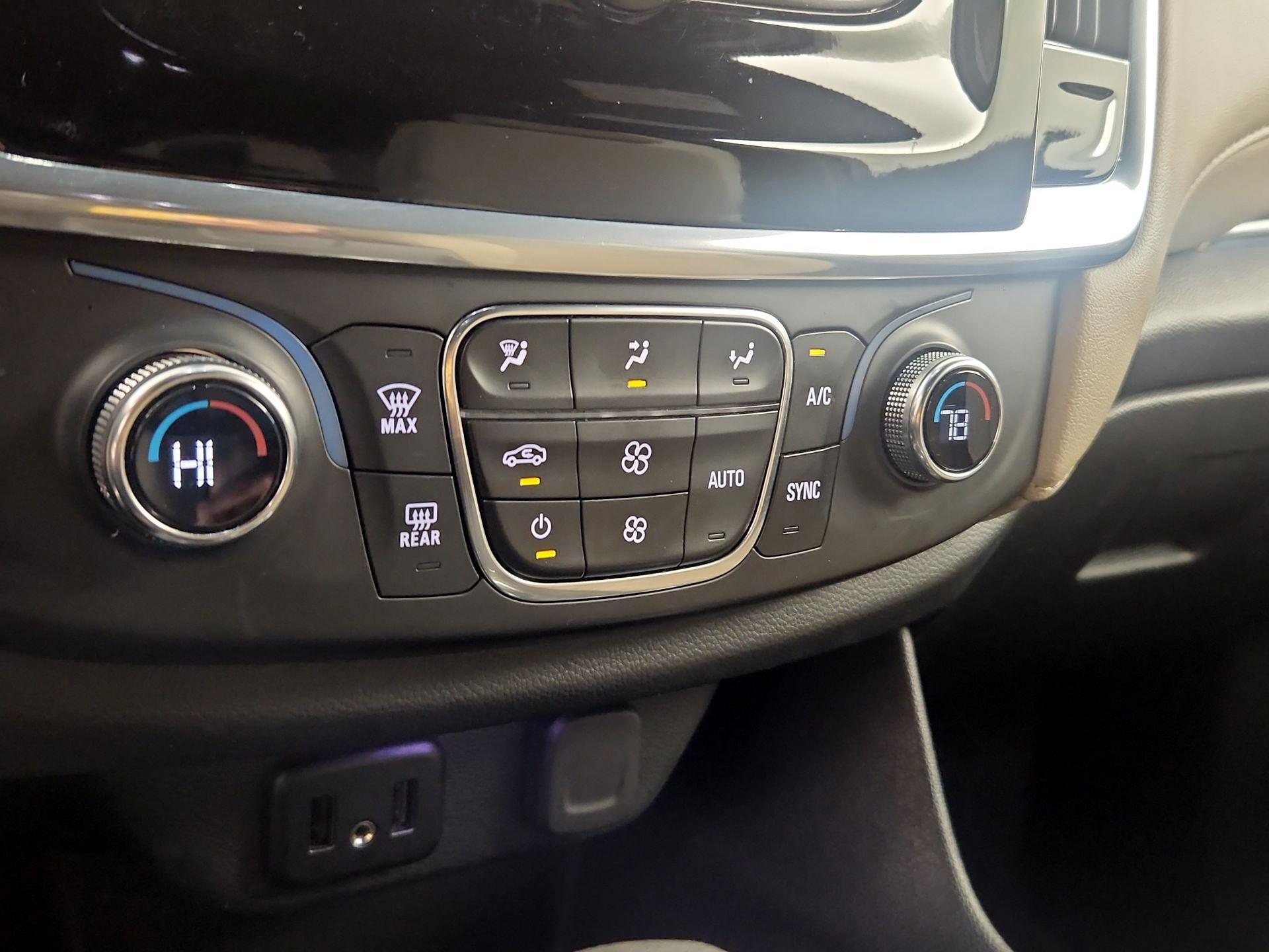 Thumbnail: 2023 Chevrolet Traverse - 16