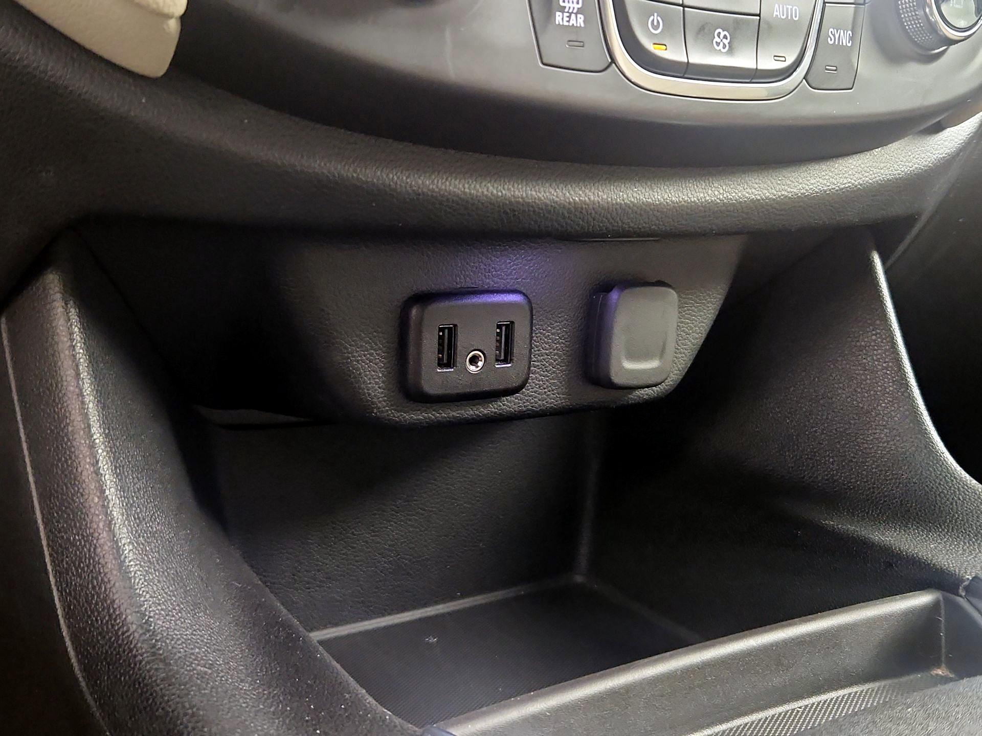 Thumbnail: 2023 Chevrolet Traverse - 18