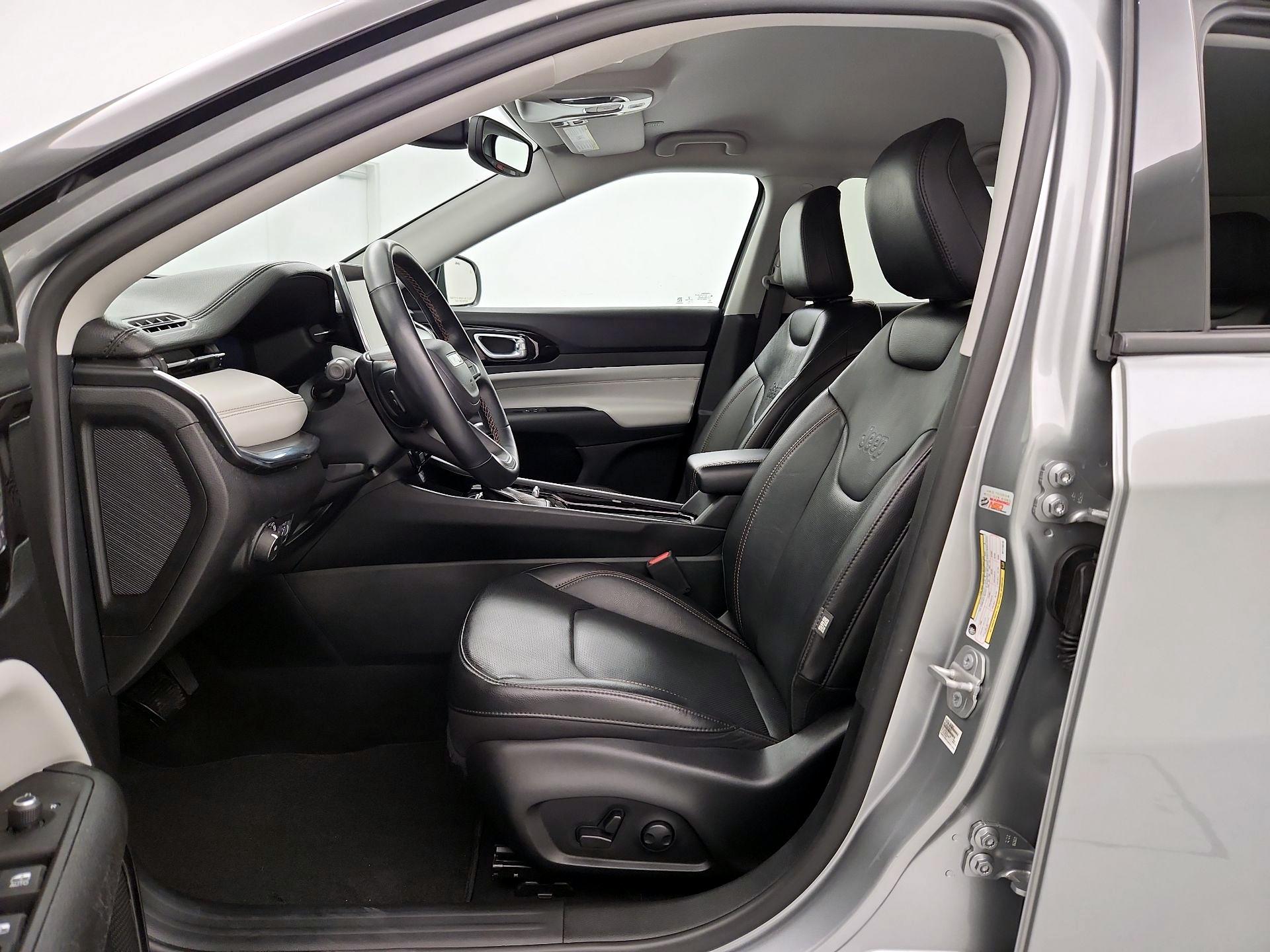 Thumbnail: 2022 Jeep Compass - 11