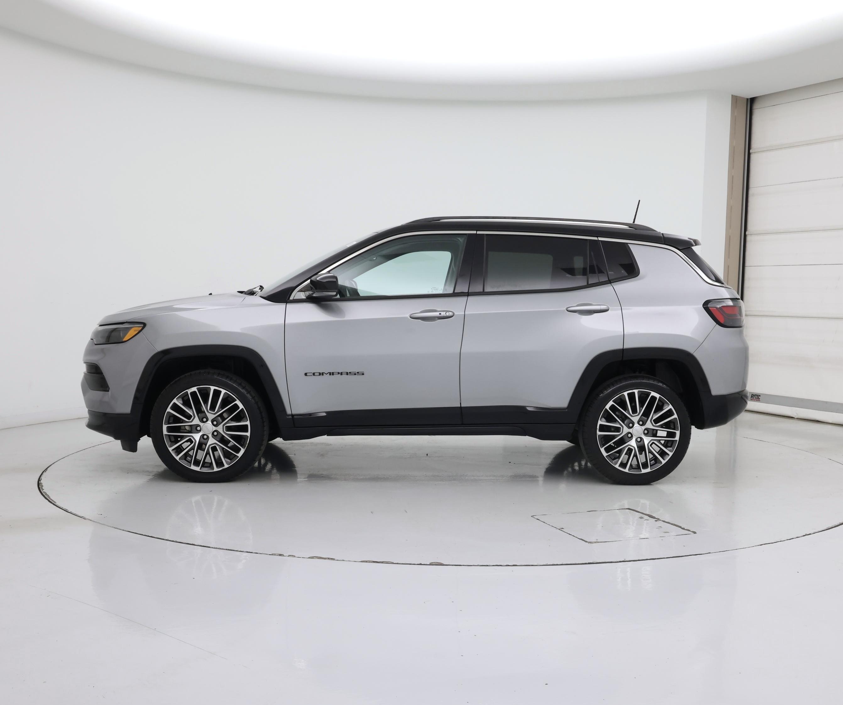 Thumbnail: 2022 Jeep Compass - 3