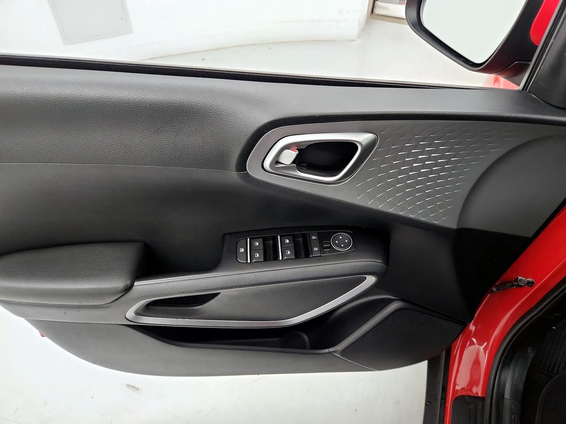 Thumbnail: 2020 Kia Soul - 12