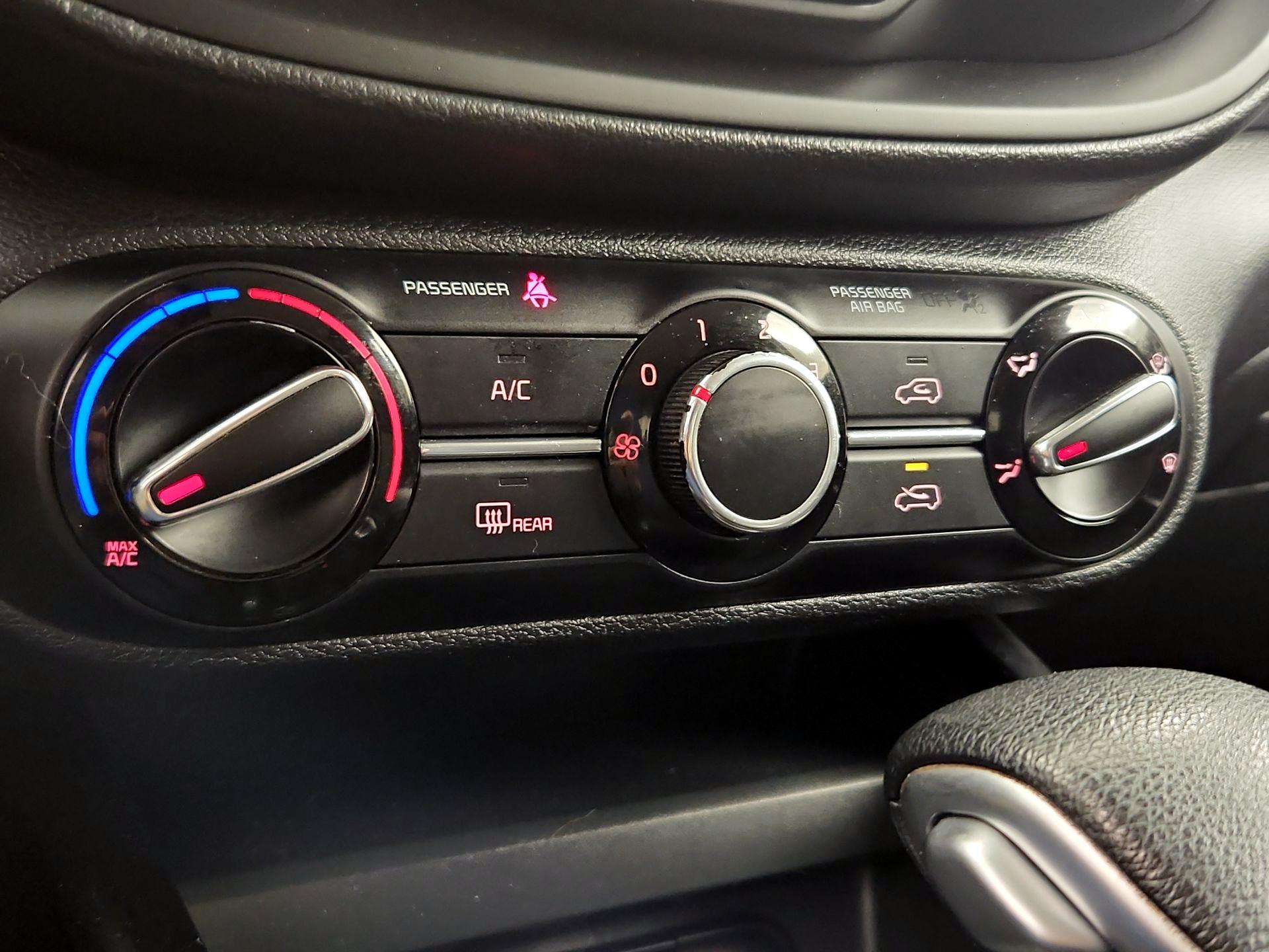 Thumbnail: 2020 Kia Soul - 16