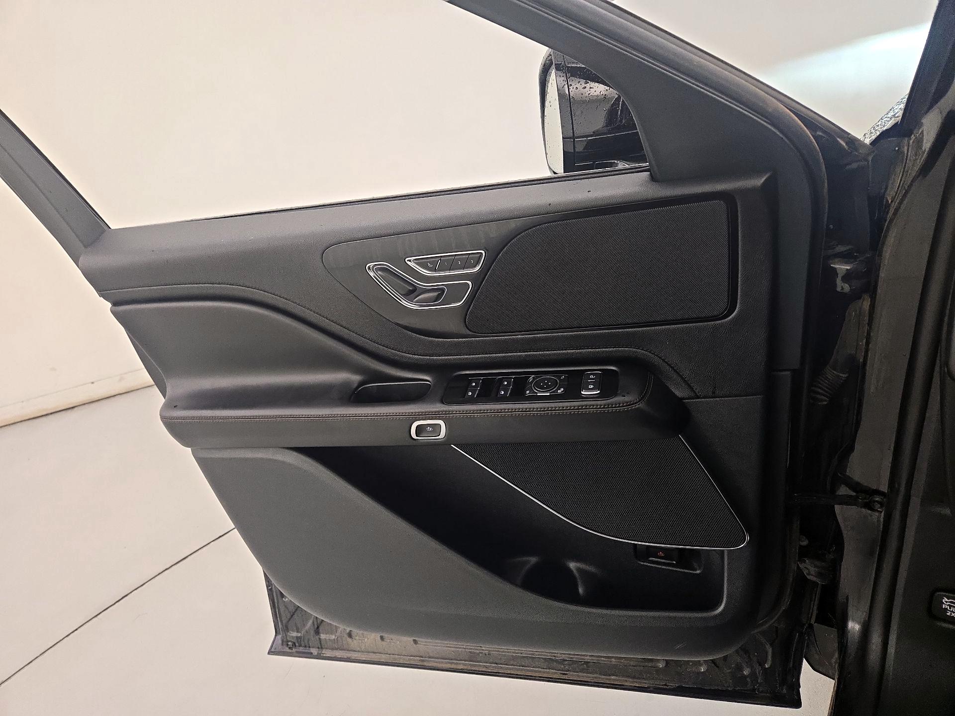 Thumbnail: 2024 Lincoln Aviator - 12