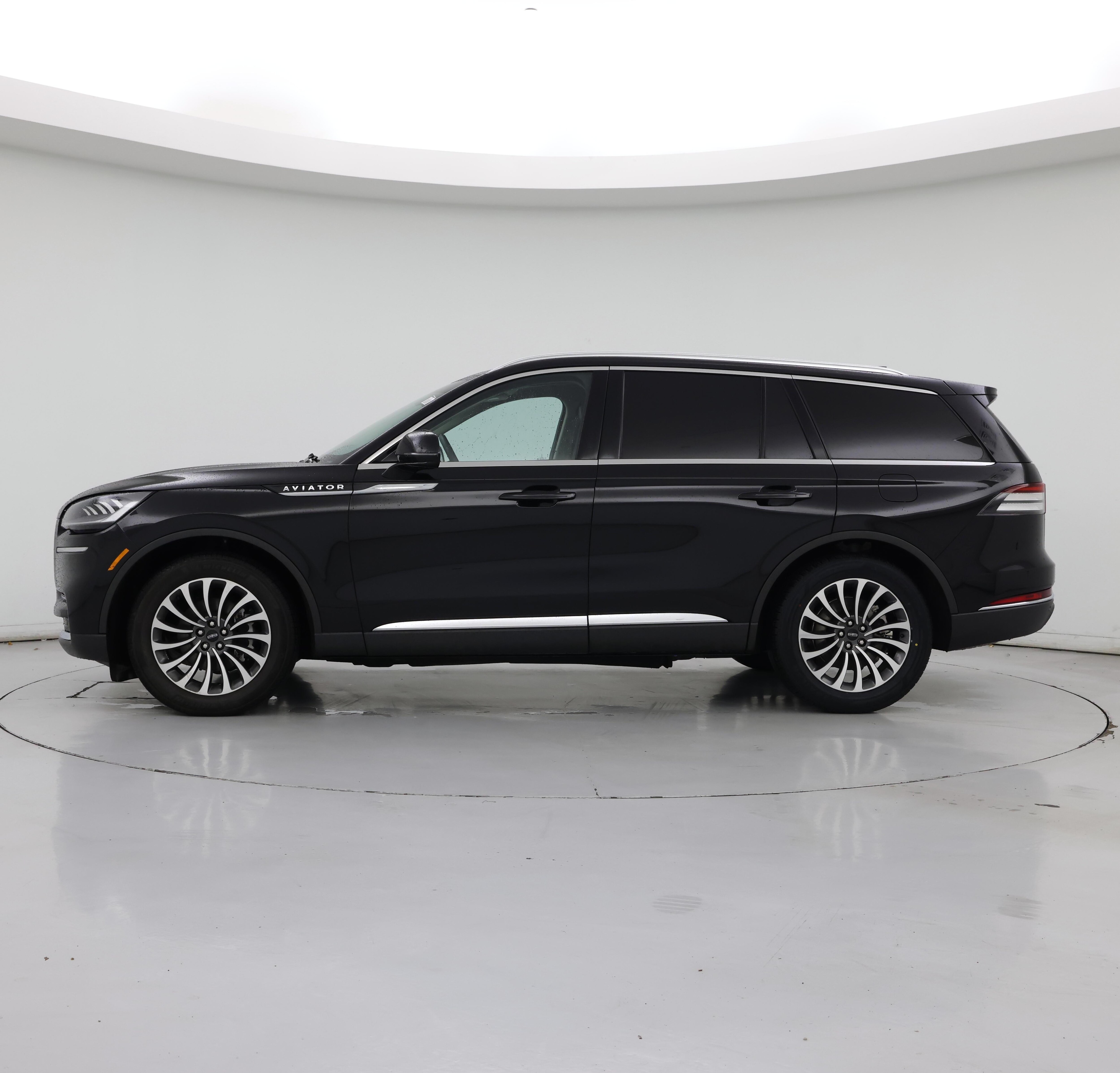 Thumbnail: 2024 Lincoln Aviator - 3
