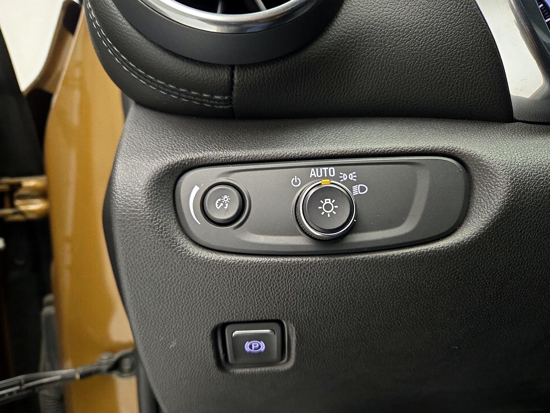 Thumbnail: 2019 Chevrolet Blazer - 13