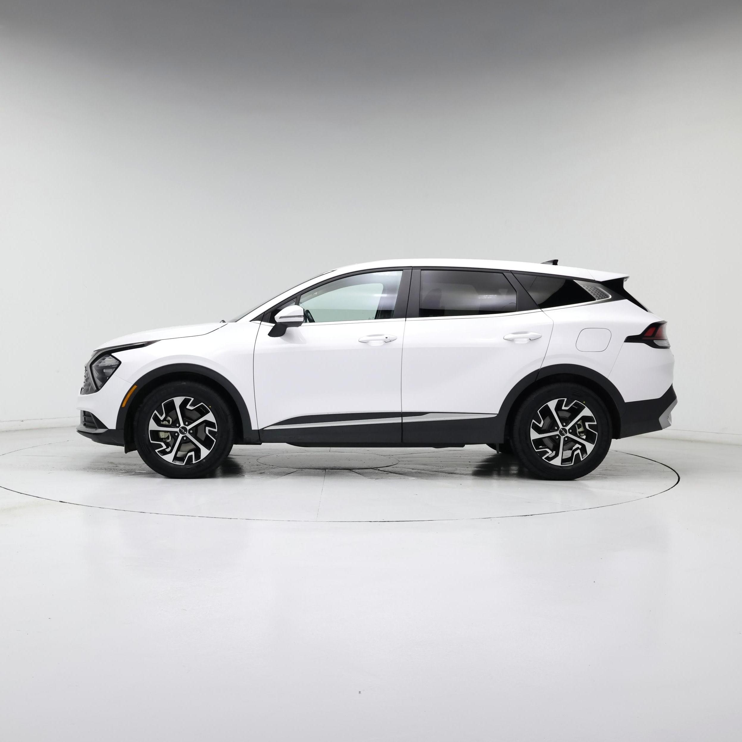 Thumbnail: 2023 Kia Sportage - 3