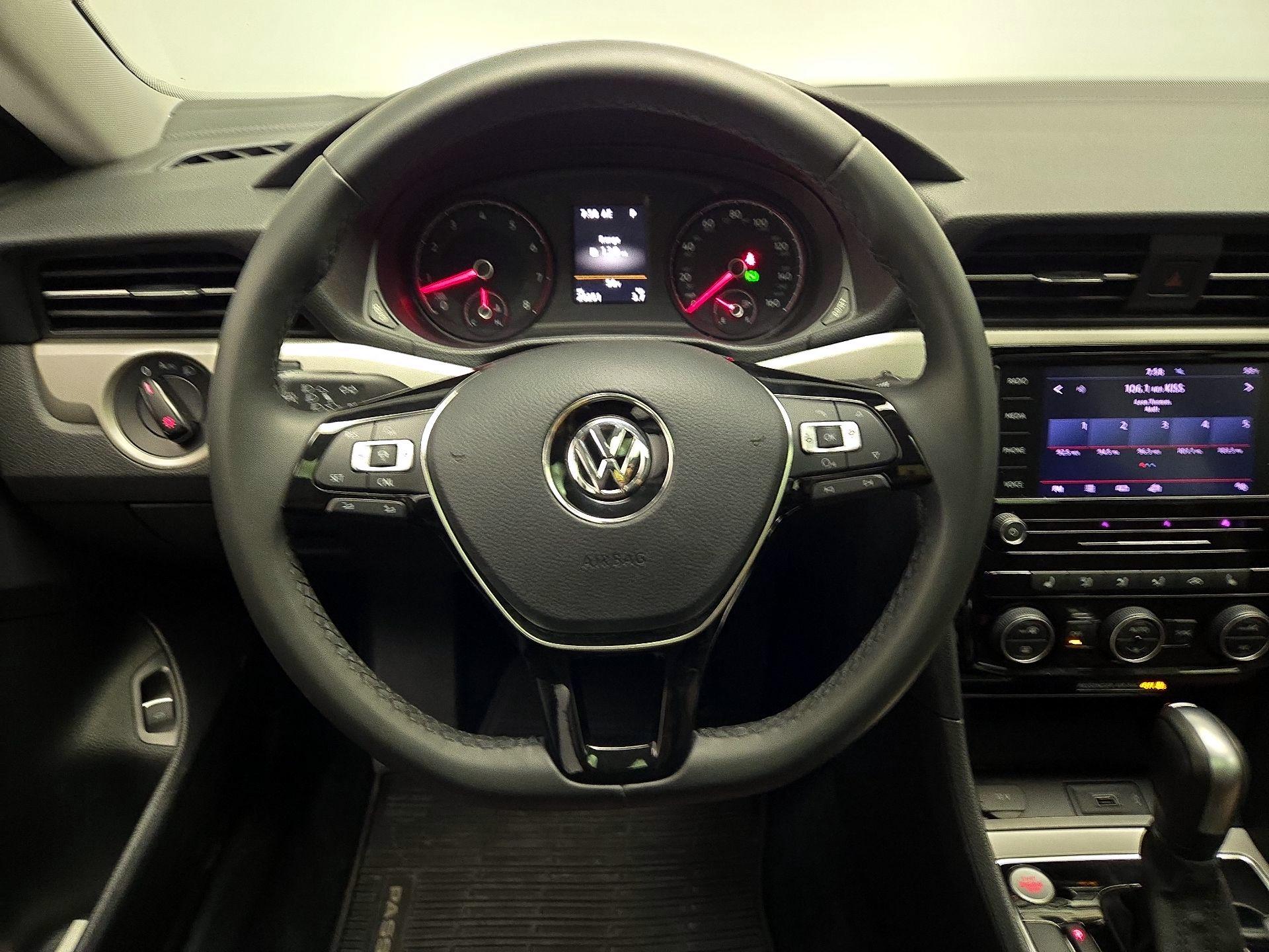 Thumbnail: 2022 Volkswagen Passat - 10