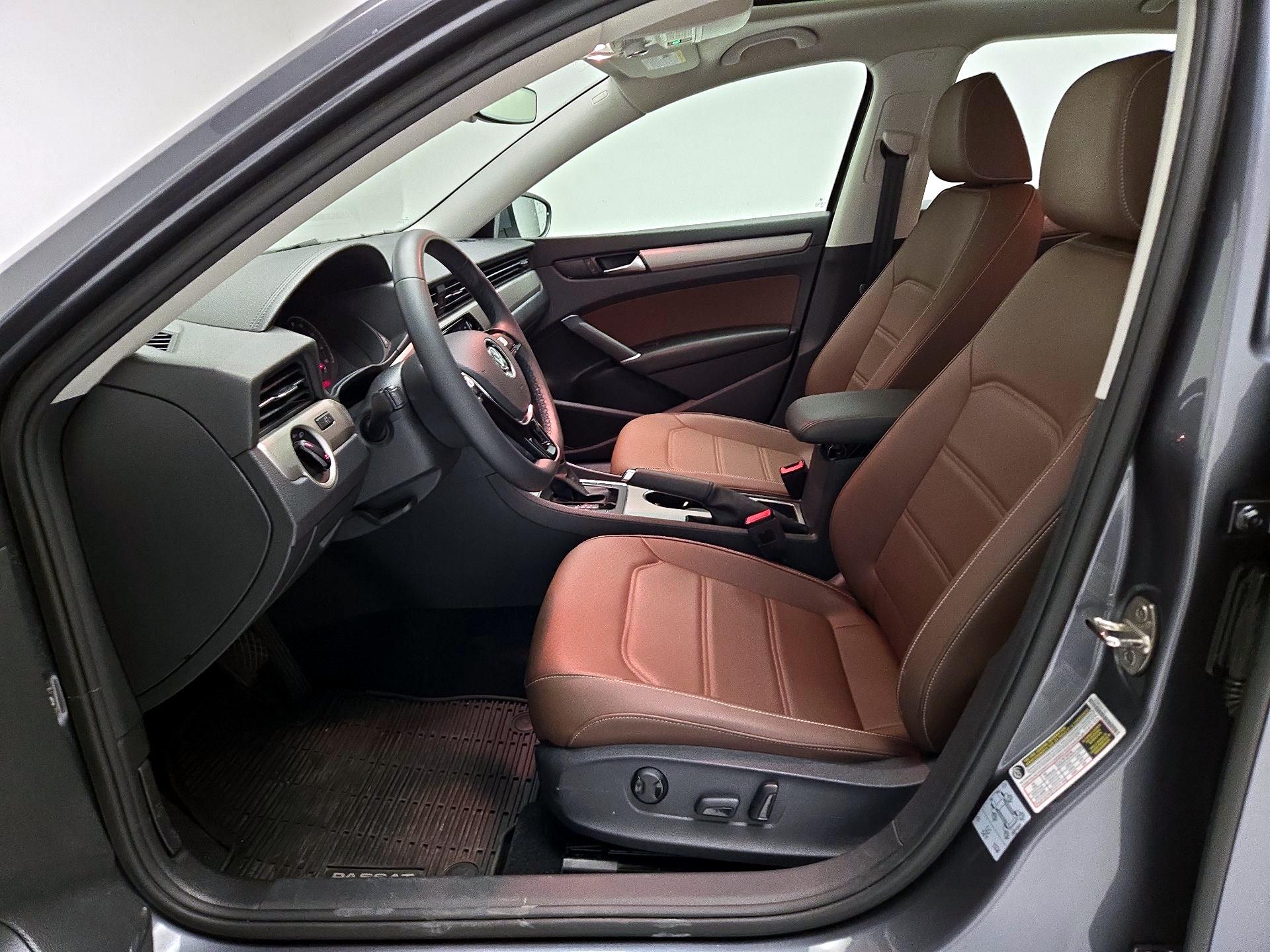 Thumbnail: 2022 Volkswagen Passat - 11