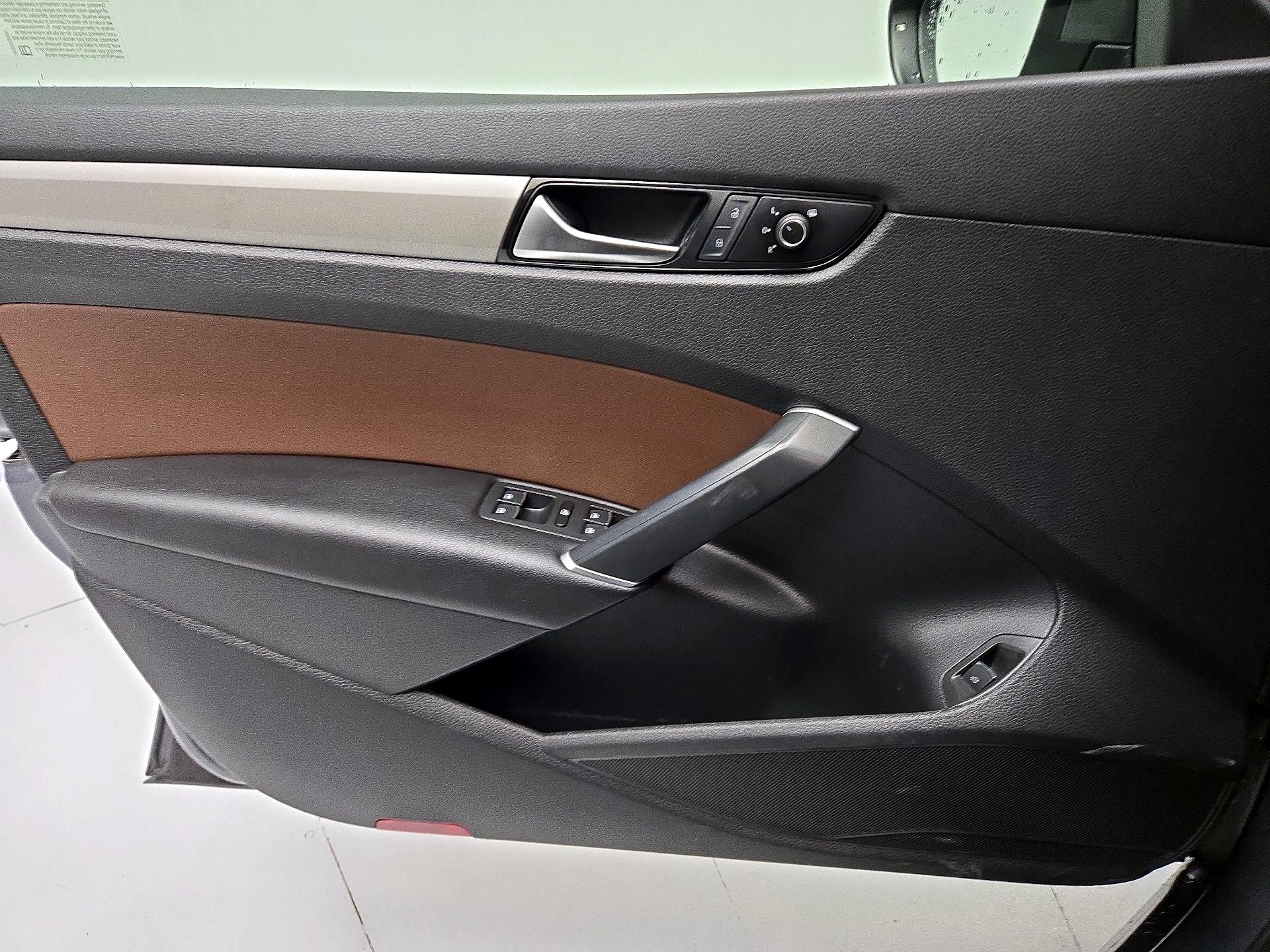 Thumbnail: 2022 Volkswagen Passat - 12