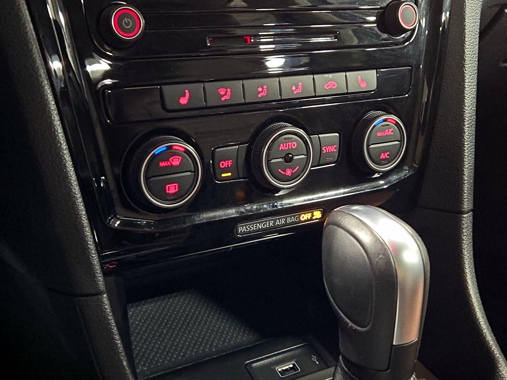 Thumbnail: 2022 Volkswagen Passat - 16