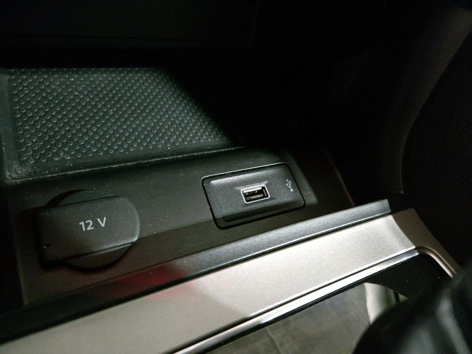 Thumbnail: 2022 Volkswagen Passat - 18