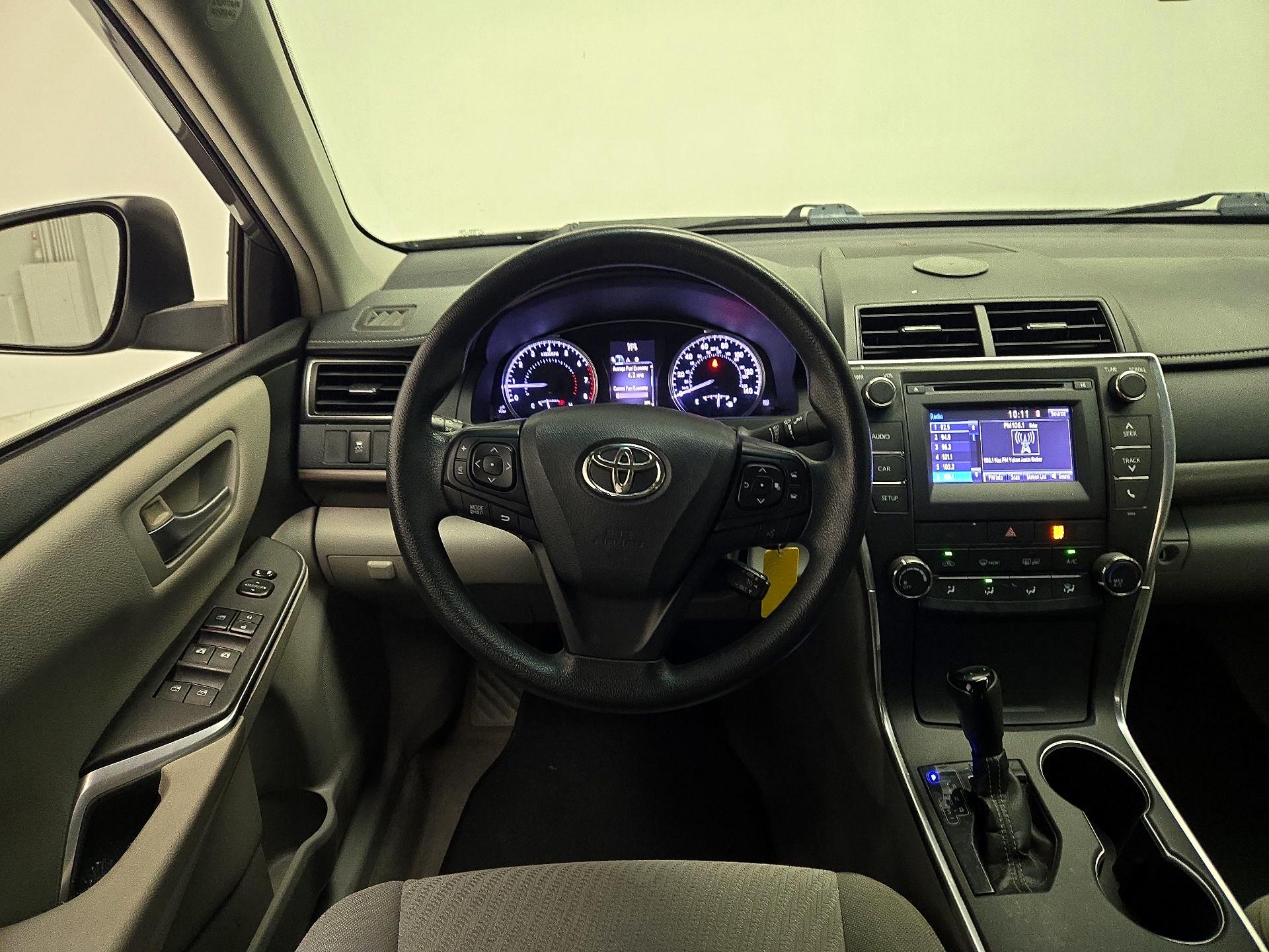 Thumbnail: 2016 Toyota Camry - 10