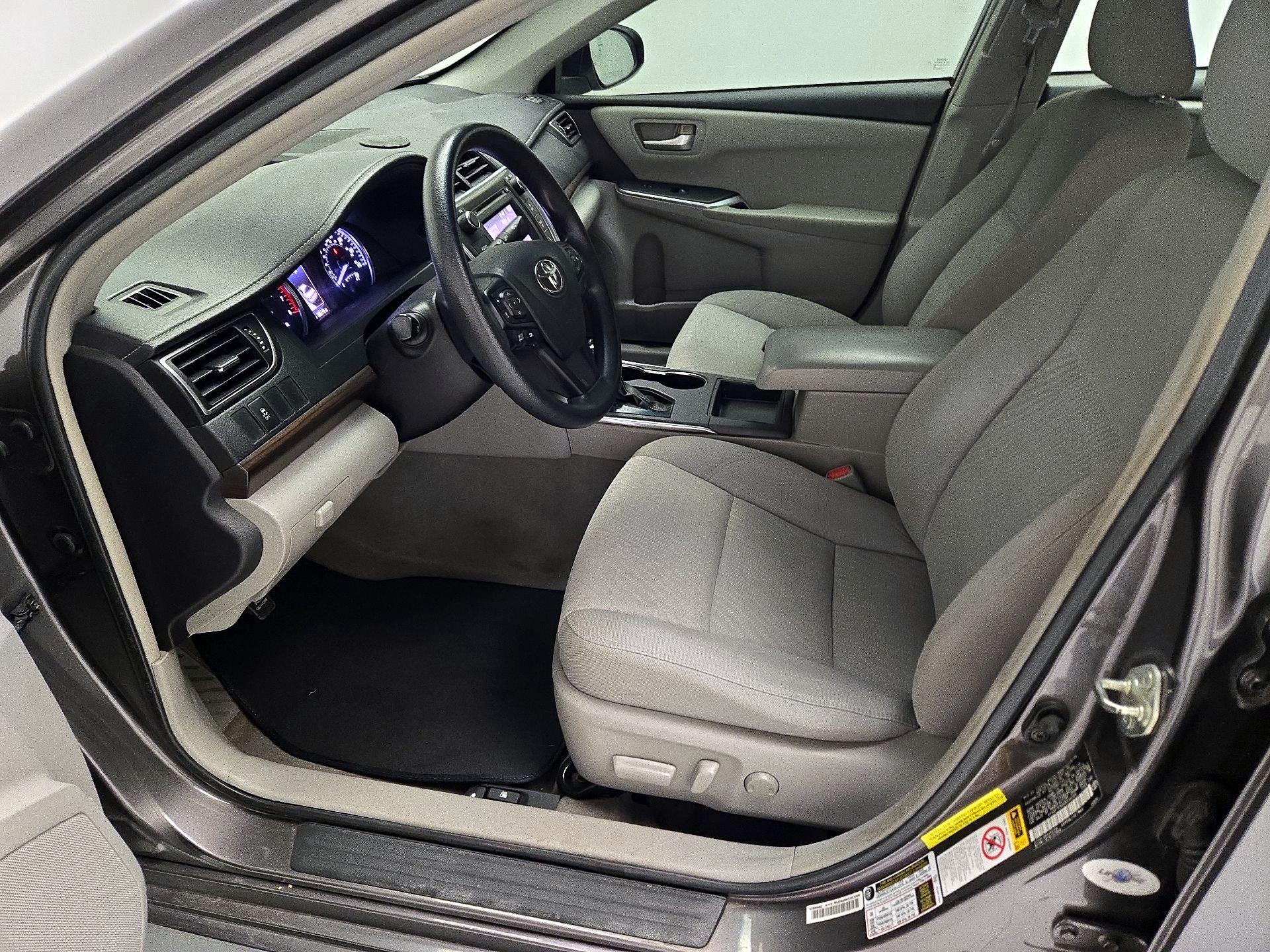 Thumbnail: 2016 Toyota Camry - 11