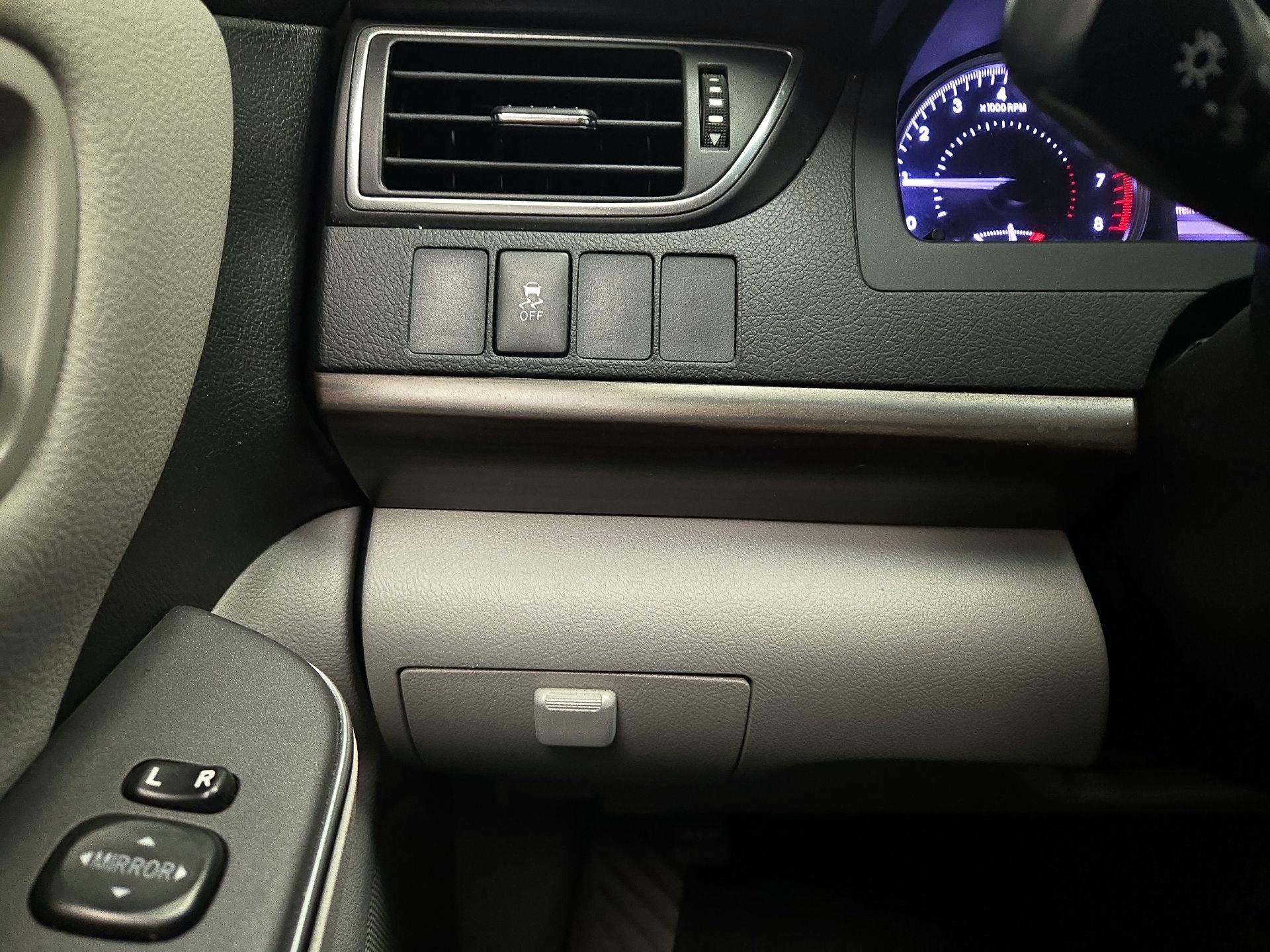 Thumbnail: 2016 Toyota Camry - 13