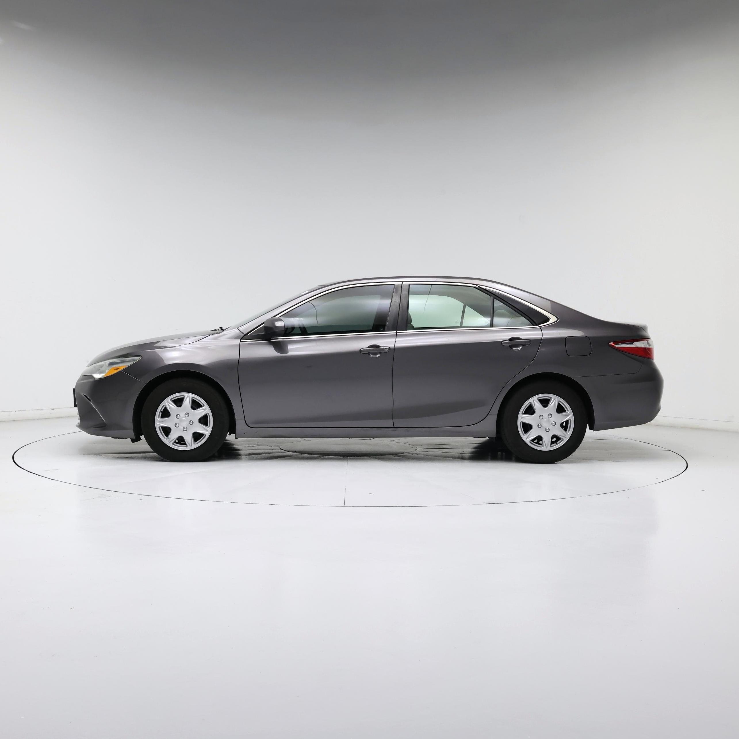 Thumbnail: 2016 Toyota Camry - 3