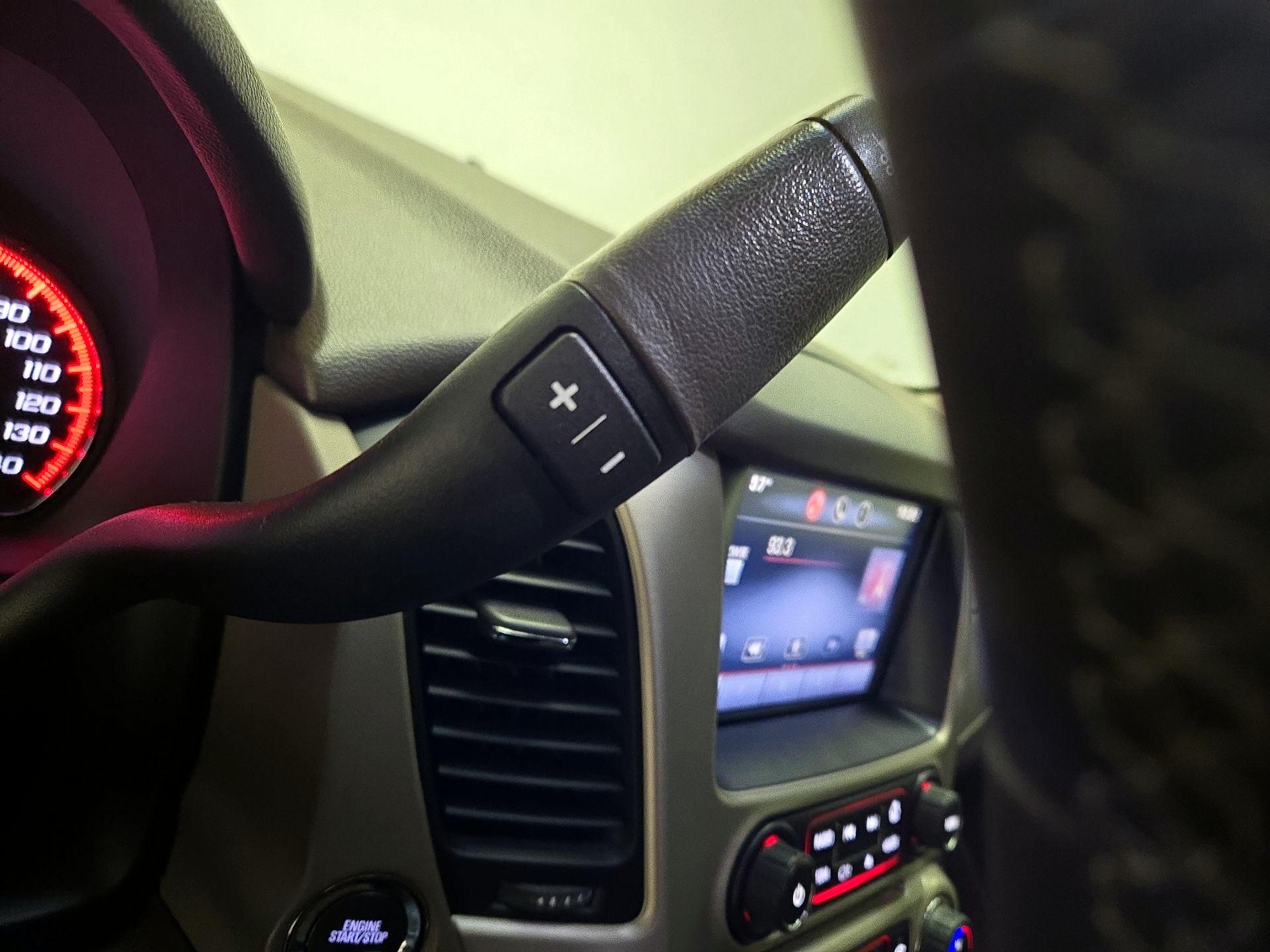 Thumbnail: 2015 GMC Yukon XL - 17