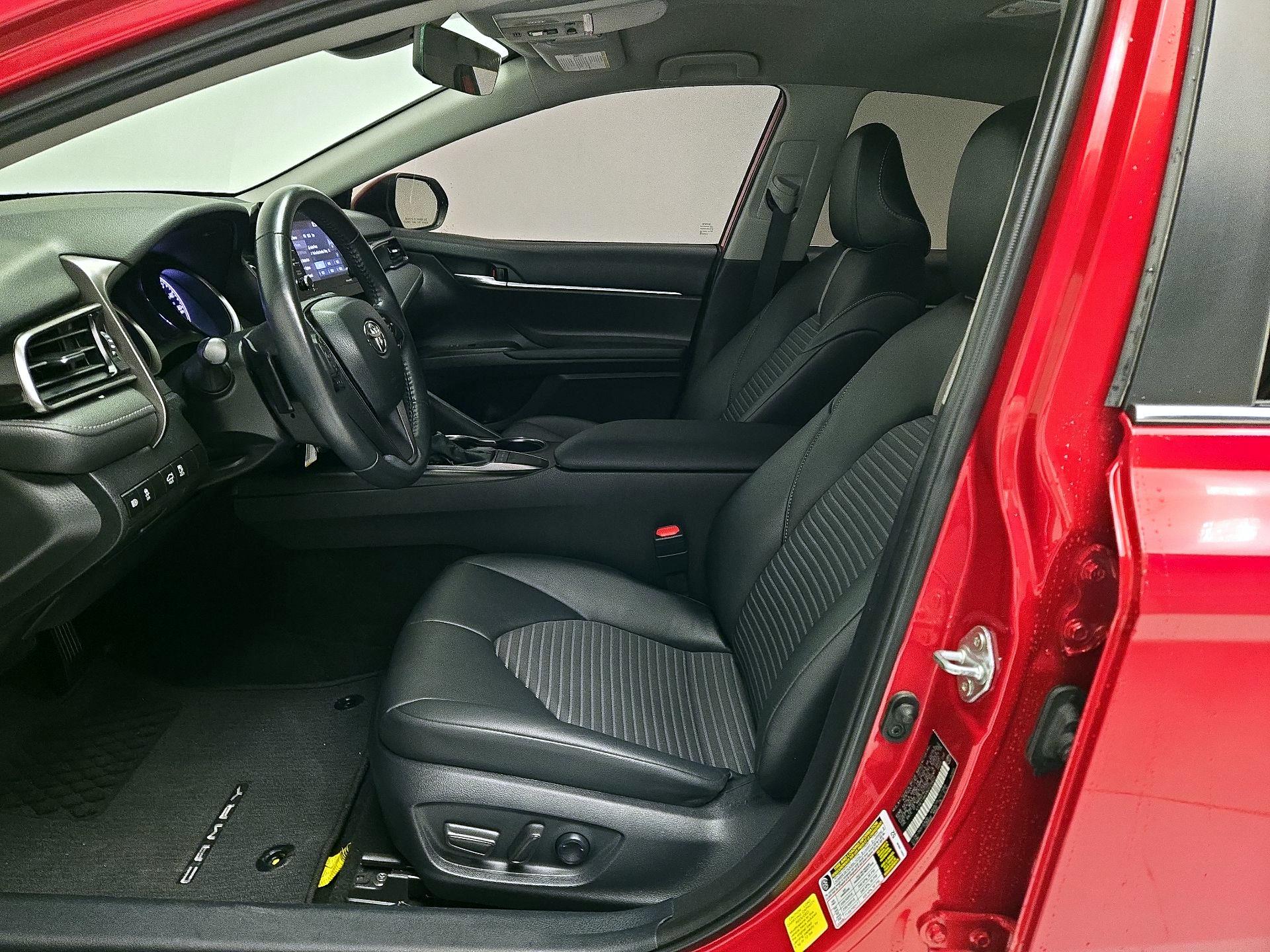 Thumbnail: 2022 Toyota Camry - 11