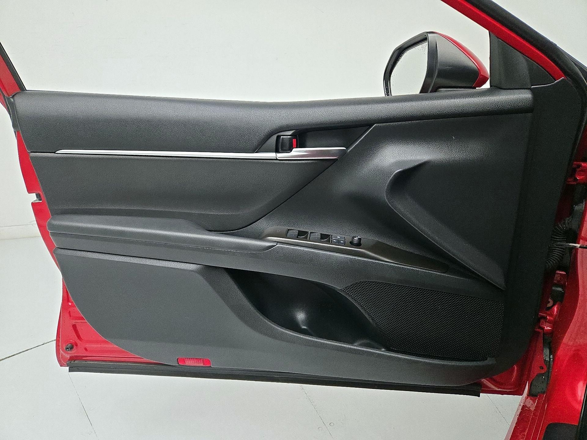 Thumbnail: 2022 Toyota Camry - 12