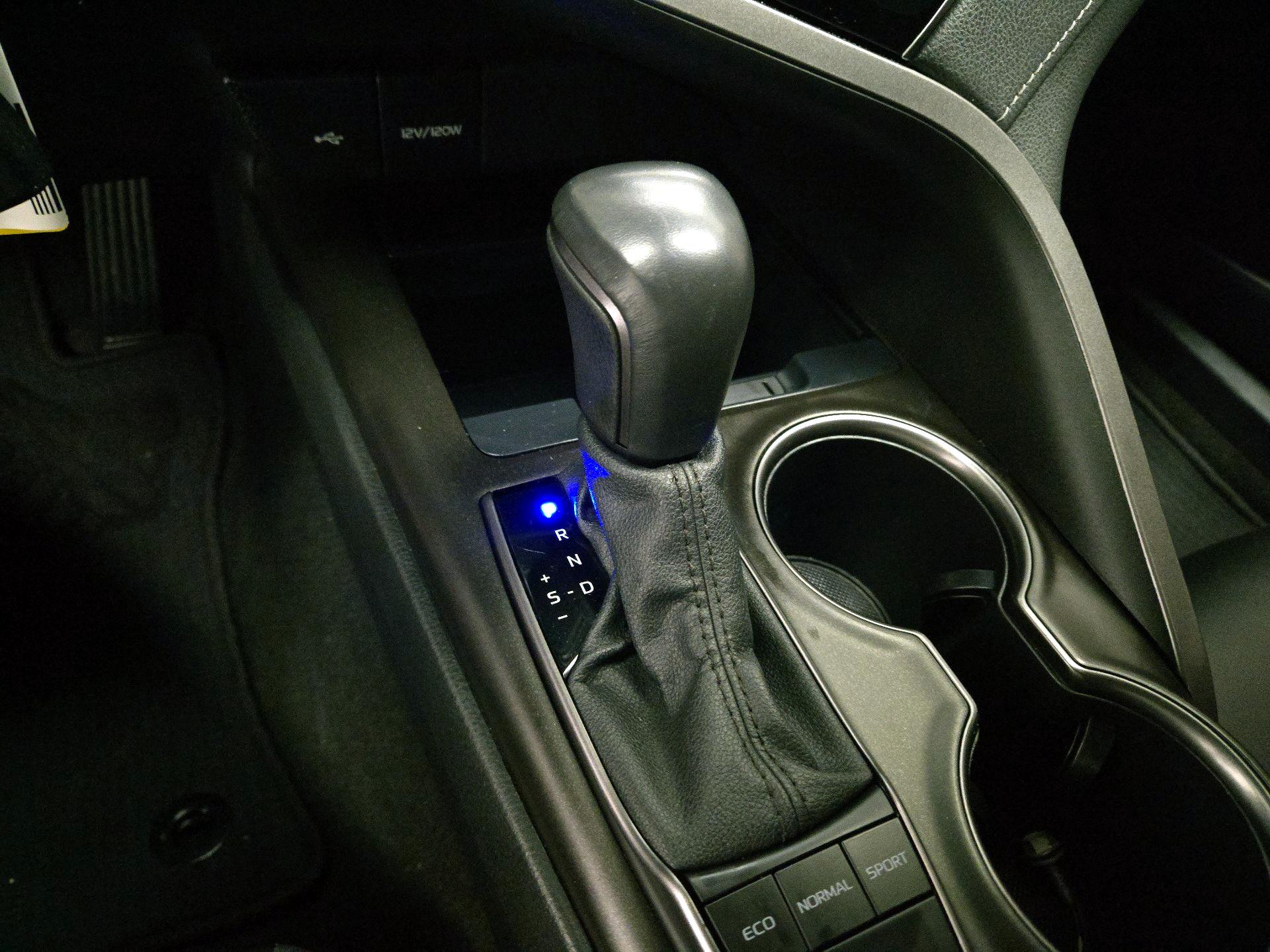 Thumbnail: 2022 Toyota Camry - 17