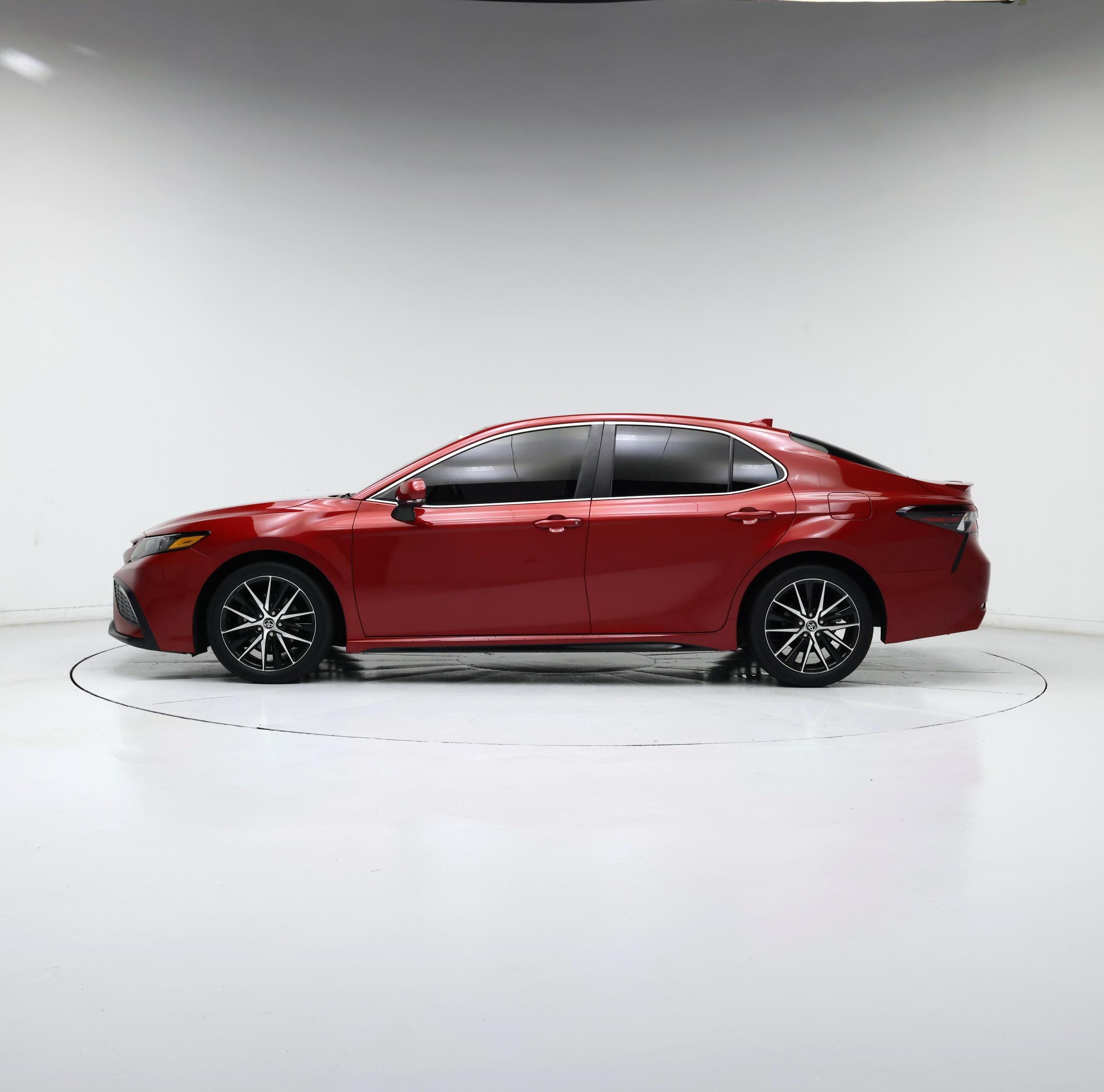 Thumbnail: 2022 Toyota Camry - 3