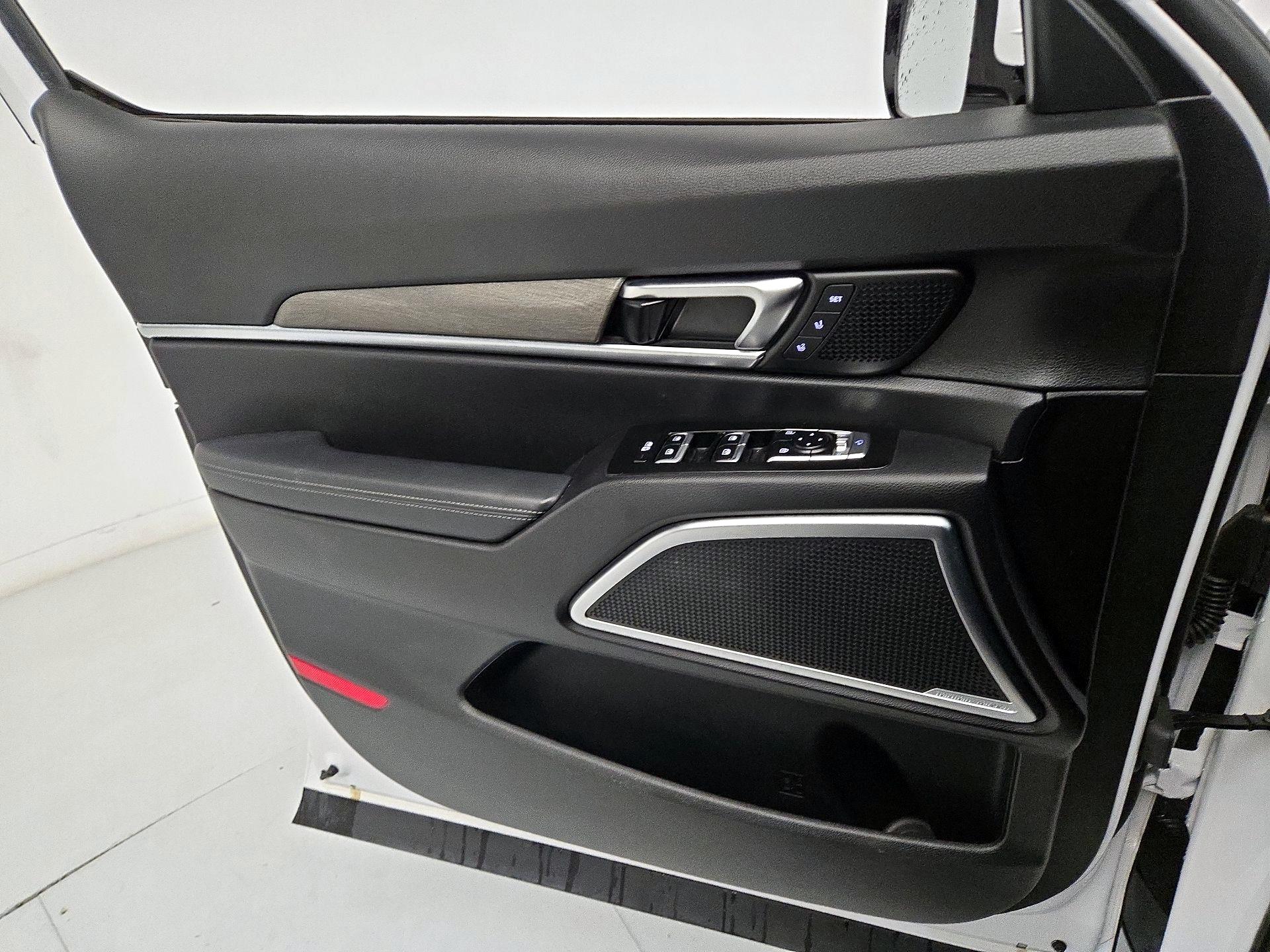 Thumbnail: 2022 Kia Telluride - 12