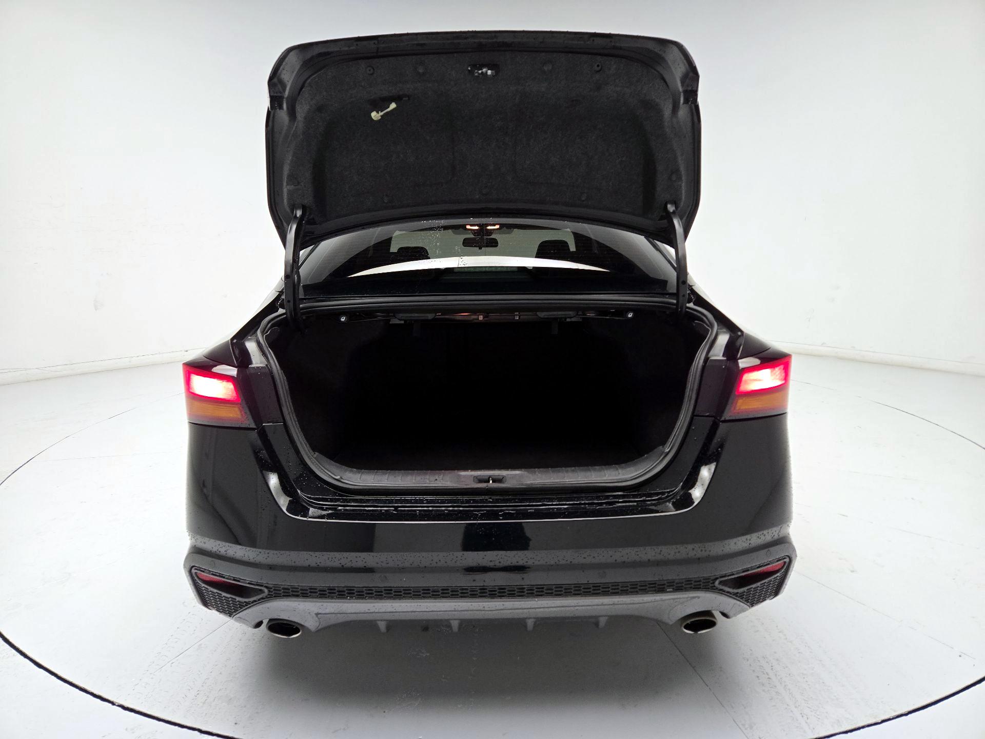 Thumbnail: 2022 Nissan Altima - 20