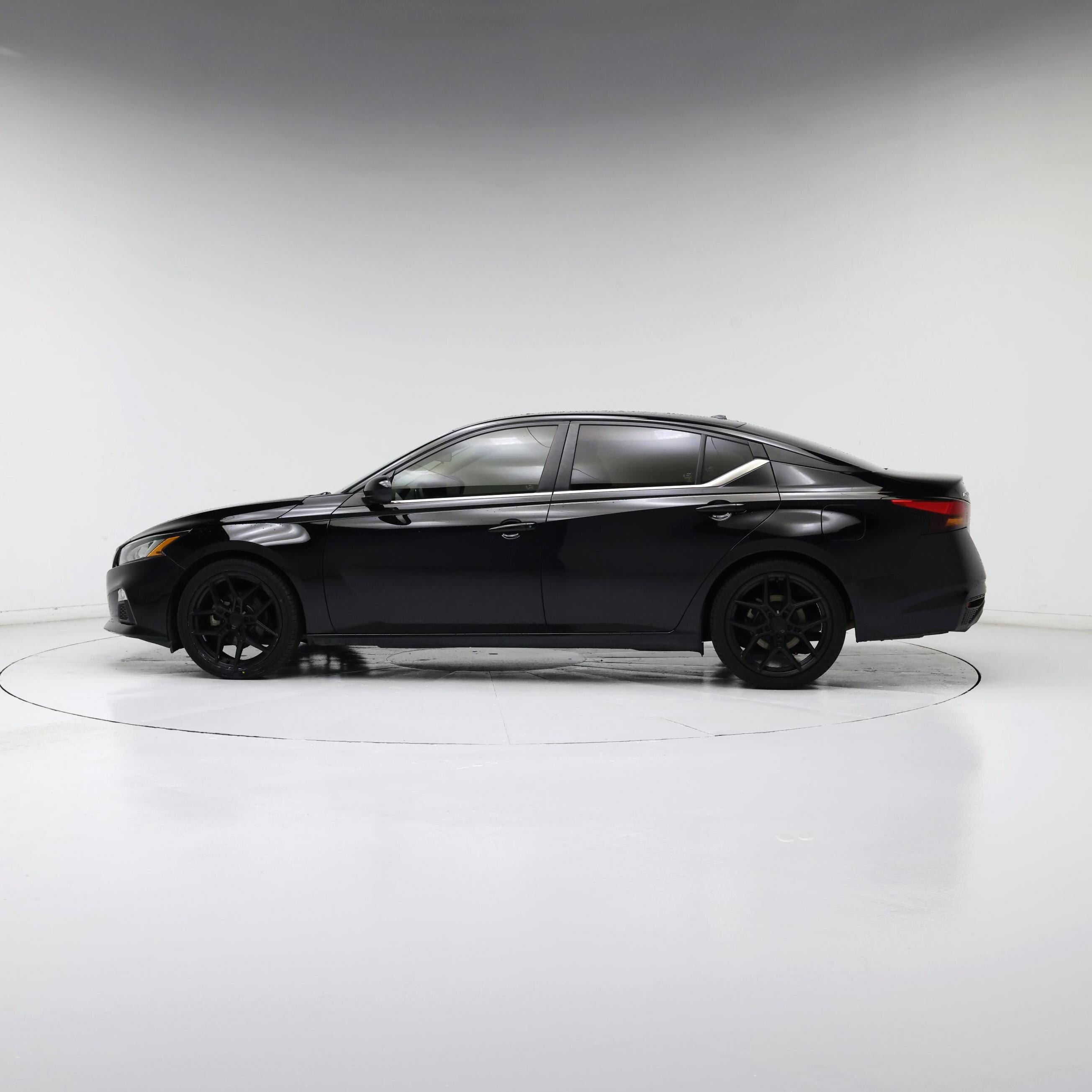 Thumbnail: 2022 Nissan Altima - 3