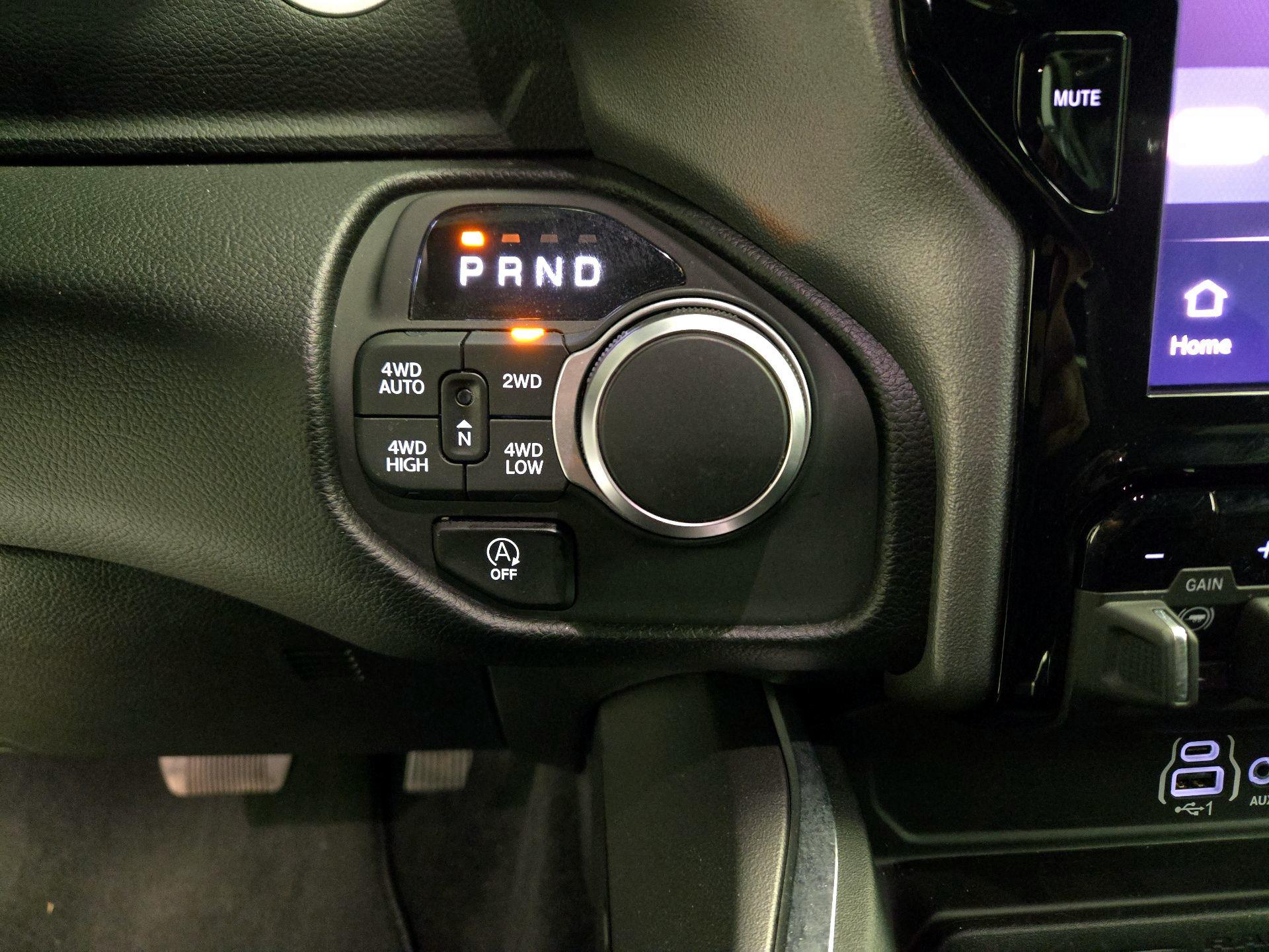 Thumbnail: 2025 RAM 1500 - 18