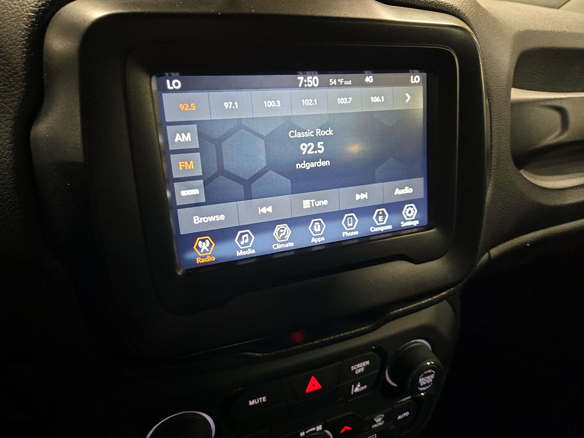 Thumbnail: 2021 Jeep Renegade - 15