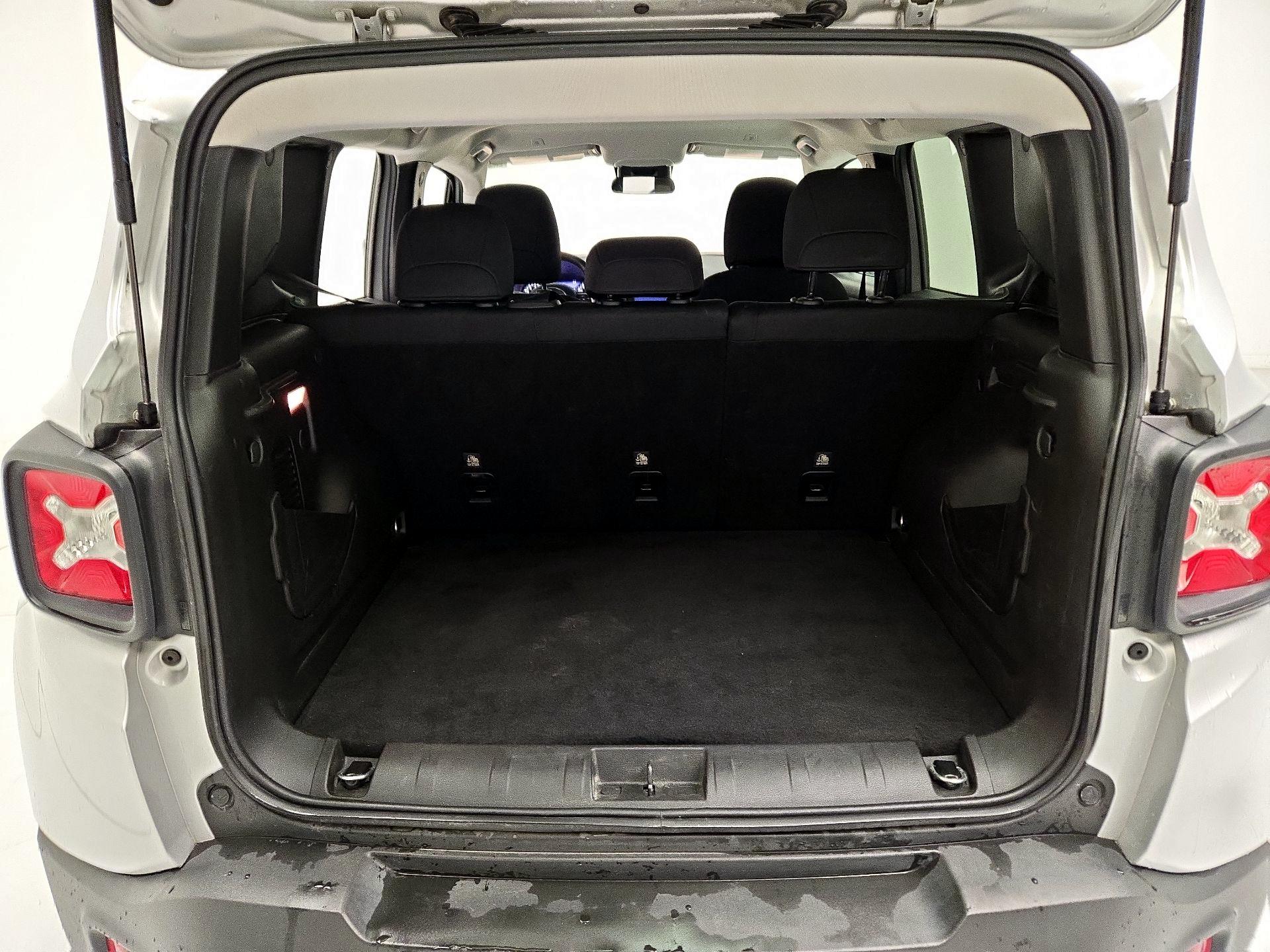 Thumbnail: 2021 Jeep Renegade - 20