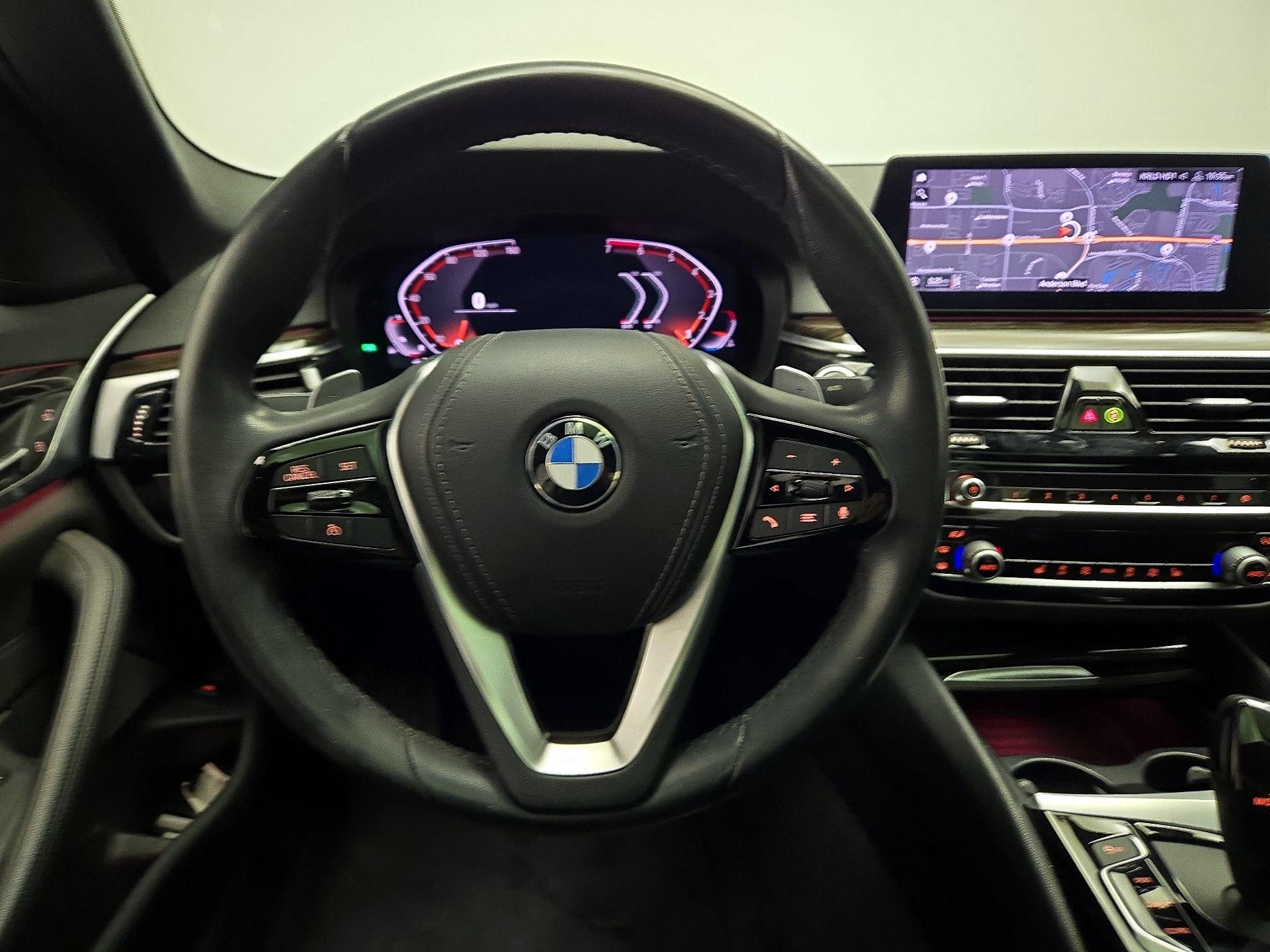 Thumbnail: 2020 BMW 5 Series - 10