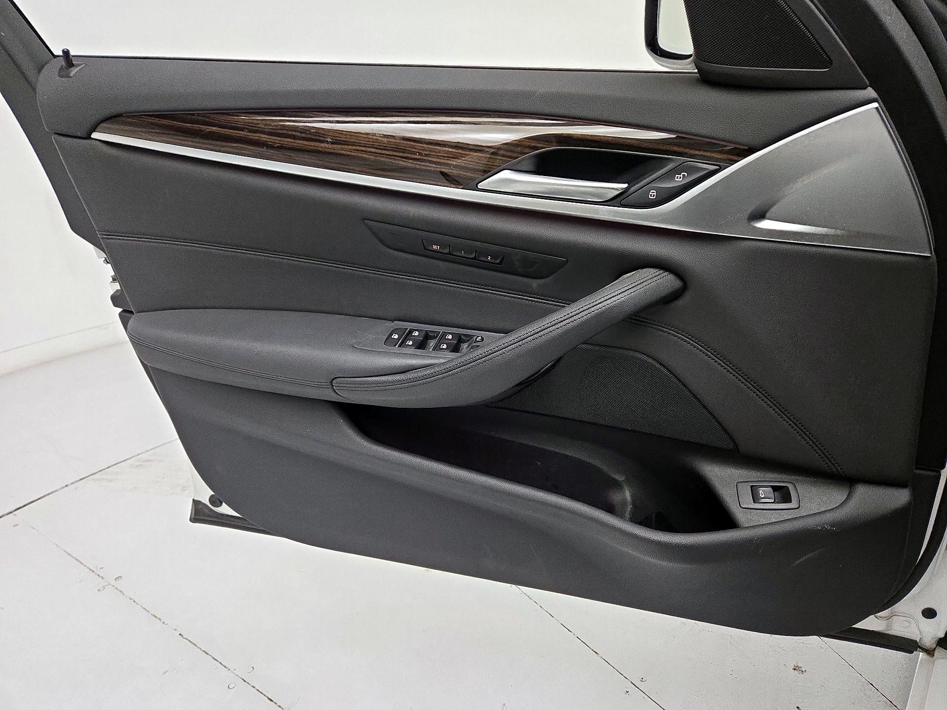 Thumbnail: 2020 BMW 5 Series - 12